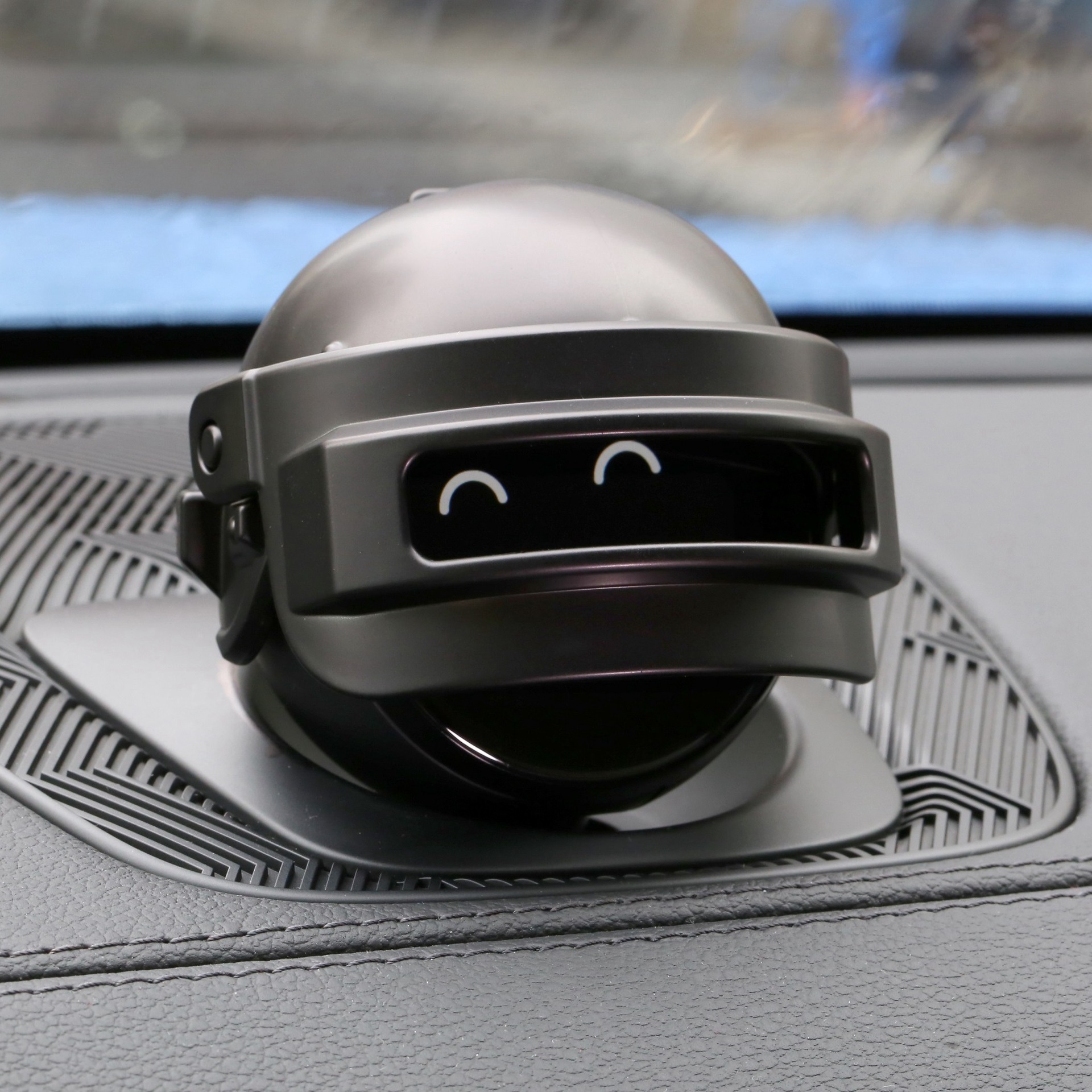 适用于蔚来es8/es6/ec6nomi3级头帽子装饰机器人保护罩四色三级头-阿