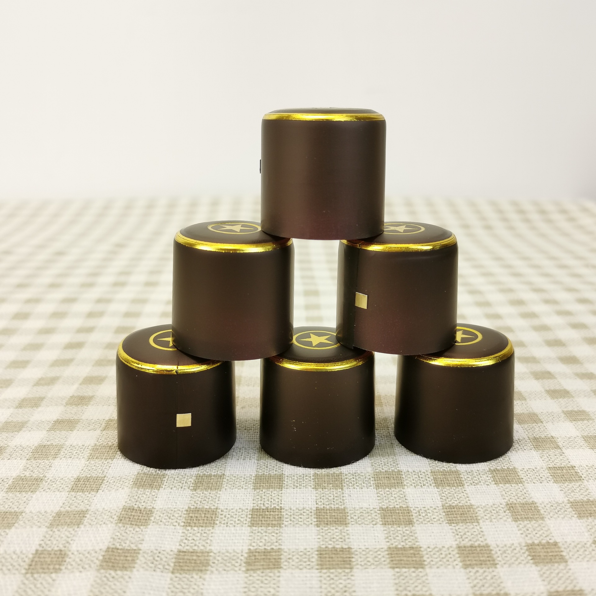 葡萄酒胶帽红酒瓶热缩帽pvc定做各种款式酒水饮料胶帽塑料酒盖