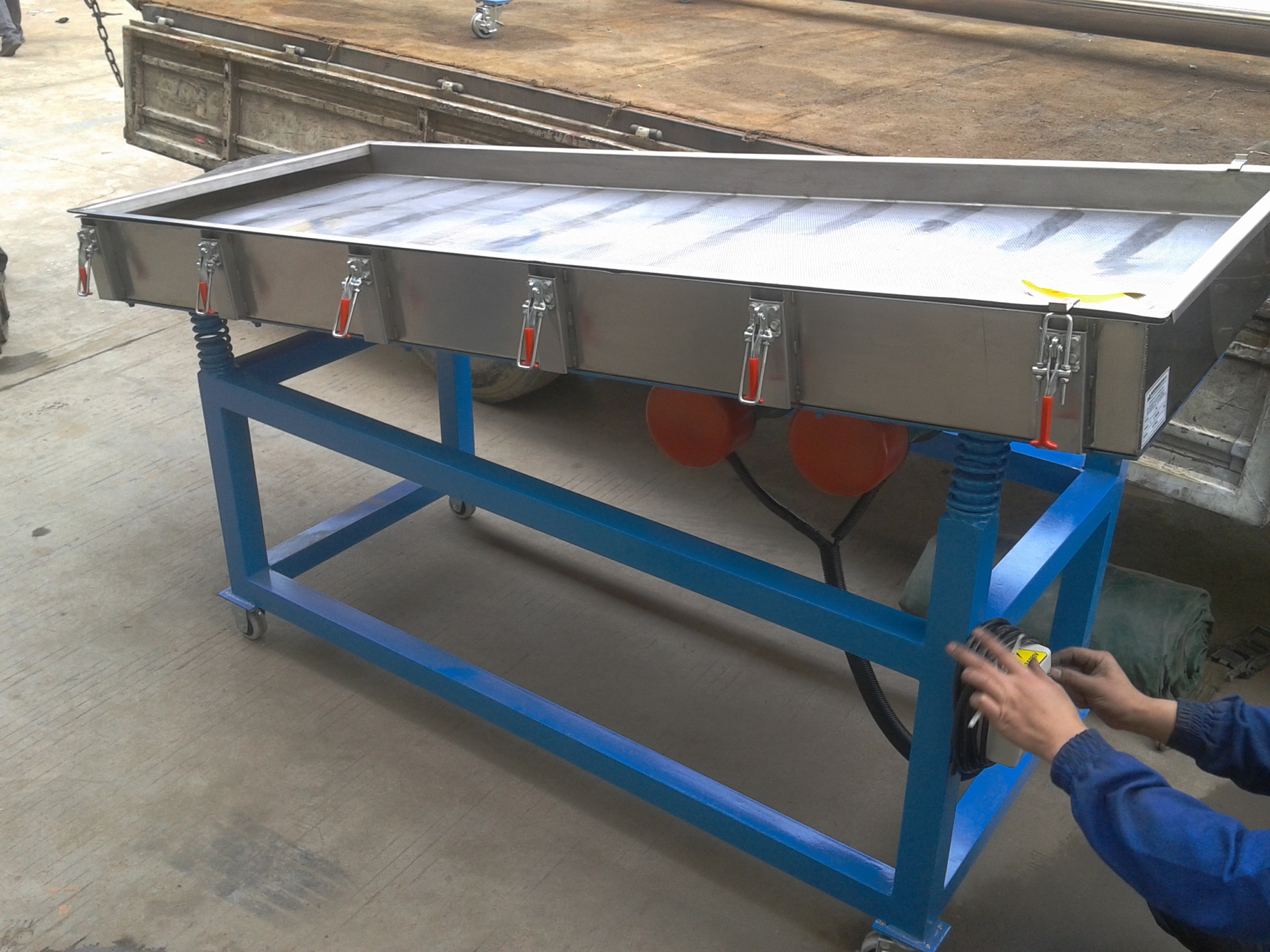 东莞供应药材橡胶颗粒振动筛筛粉机筛选机多层筛选机直线振动筛