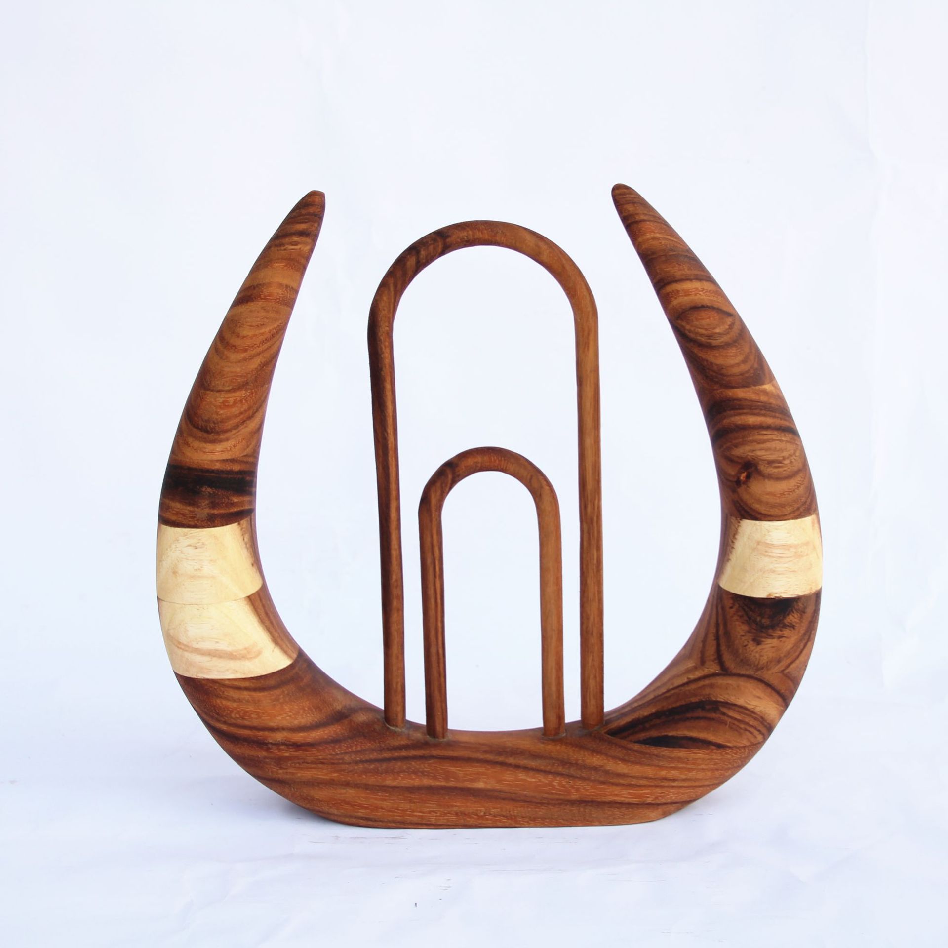 厂家销售原创手工制作胡桃木玄关装饰摆件牛角造型家居桌面工艺品