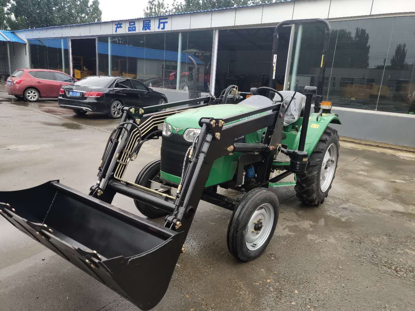 拖拉机改装拖叉抱草夹前装后挖厂家直供不限拖拉机品牌质量保证