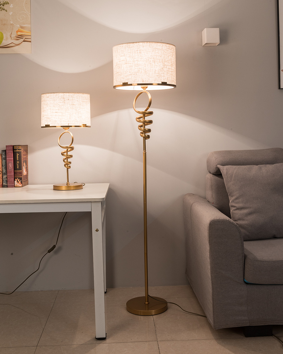 0成交2个北欧落地灯金色客厅灯个性创意酒店宾馆工程卧室装饰落地灯