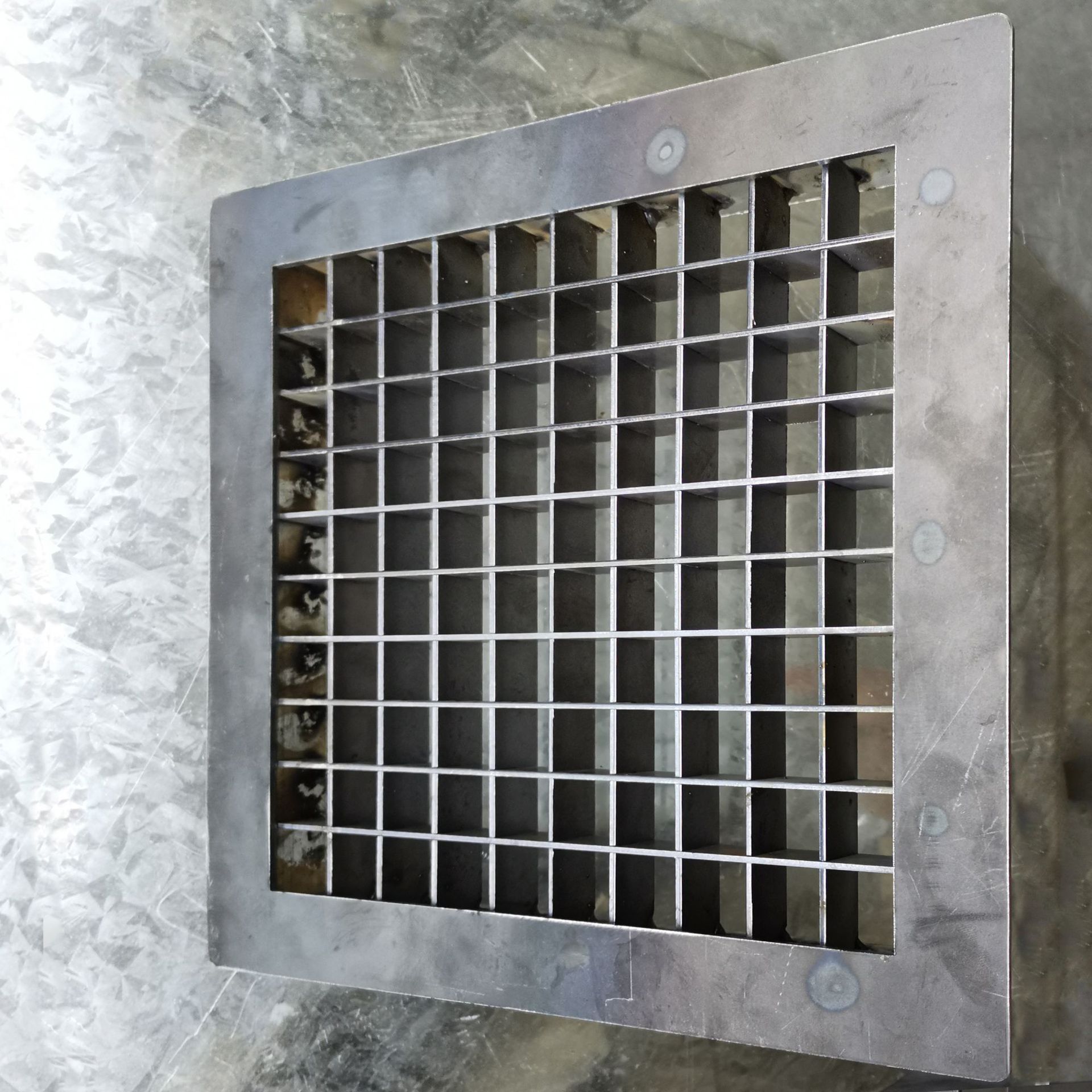 定制 防滑q235碳钢地面送风口栅格网格式出风口钢格板地面出风口