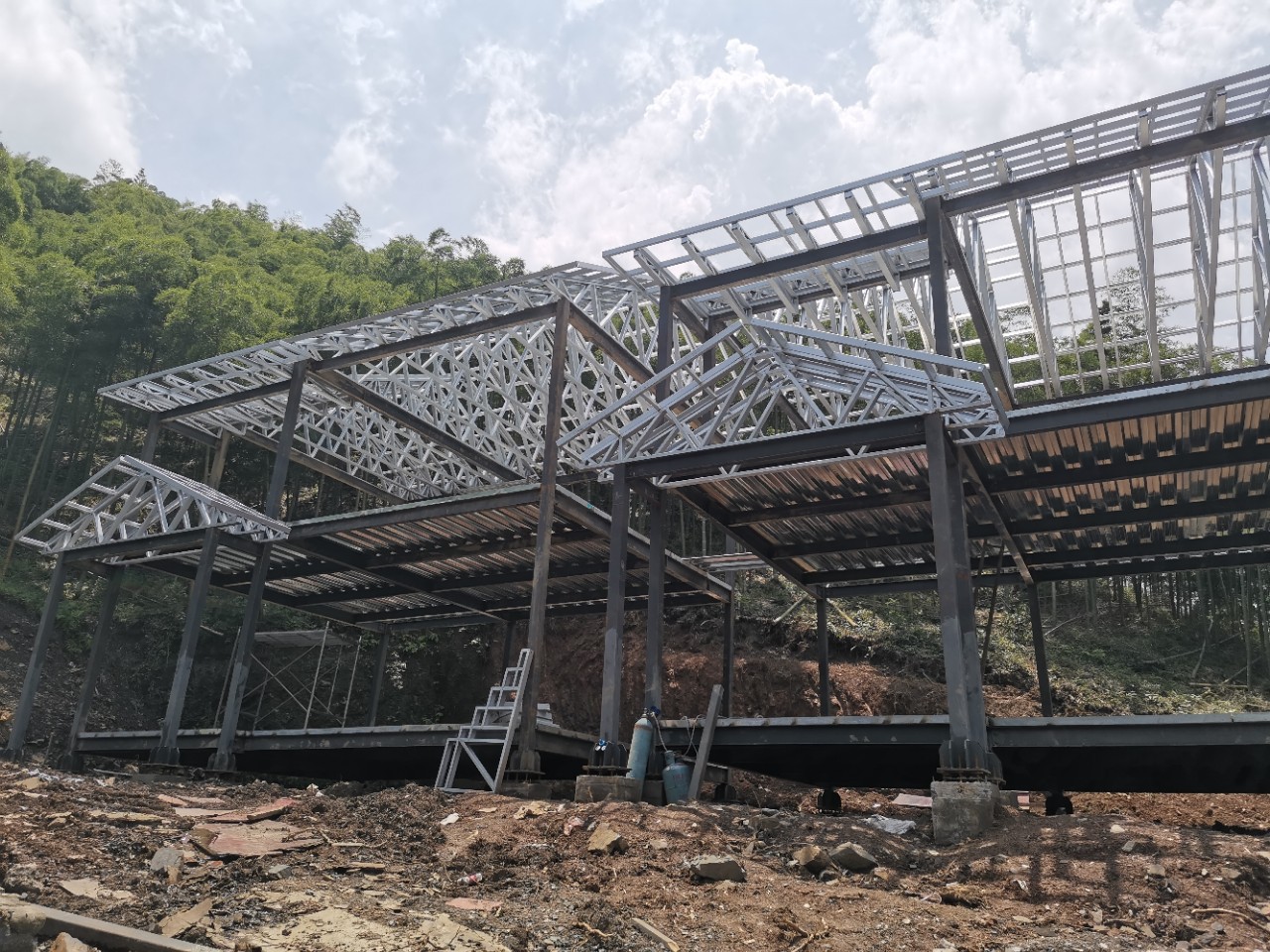 轻钢龙骨别墅房牢固 镀锌轻钢结构民宿房质优价廉 乡村休闲旅游房