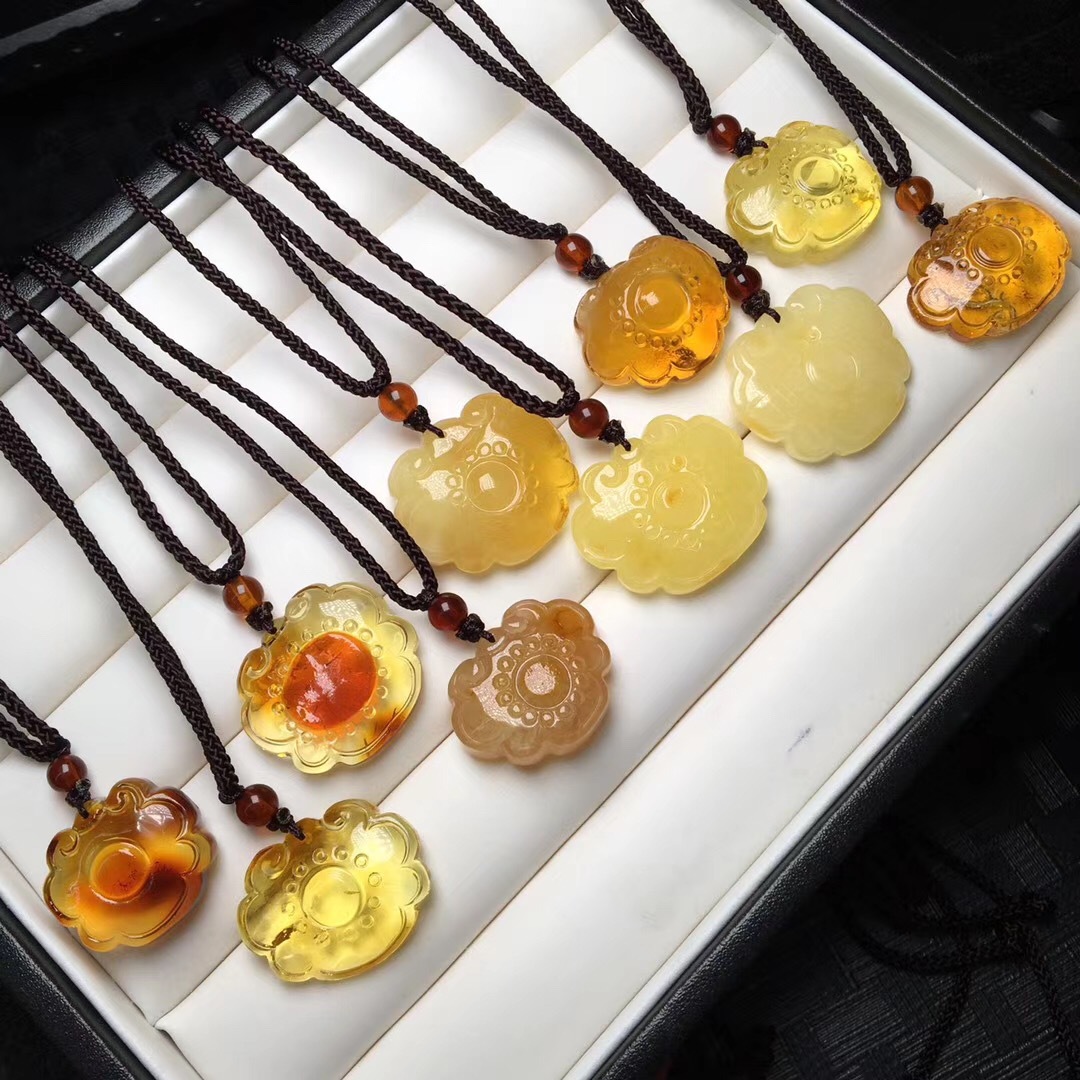 天然蜜蜡宝宝锁 平安锁 全品三无 雕工细致 形状饱满 颜色漂亮