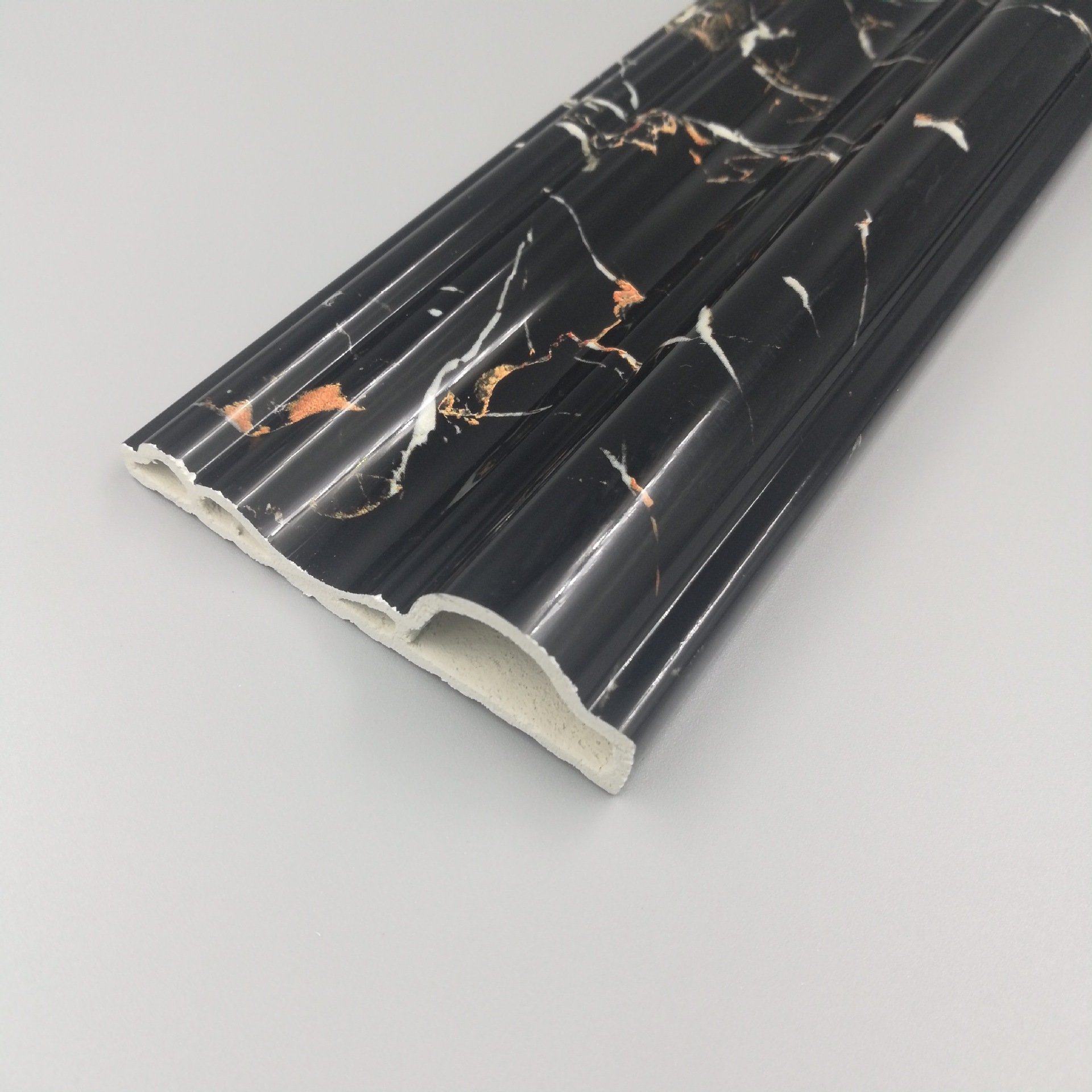 木质踢脚线8公分pvc高分子简约时尚家装黑色白色仿纹地脚线代发-报价