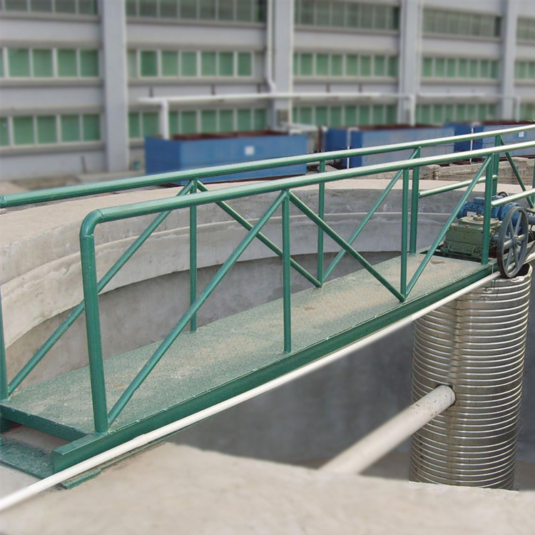 源头厂家直销4米中心传动刮泥机 小型悬挂式单管吸泥机