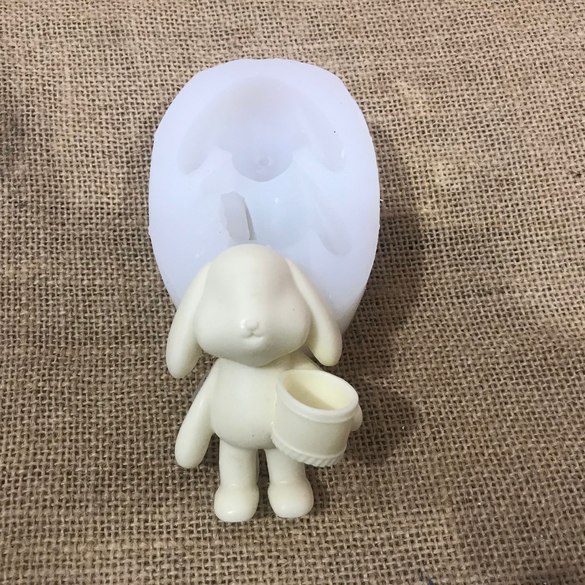 抱桶兔子硅胶模具 香薰石膏模具 装饰模具