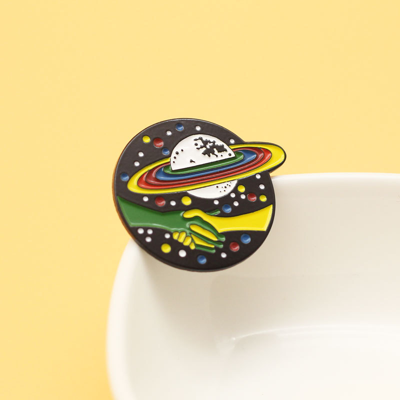 宇宙外星人星球胸针可爱少女衬衫搭配领针合金珐琅徽章别针 批发
