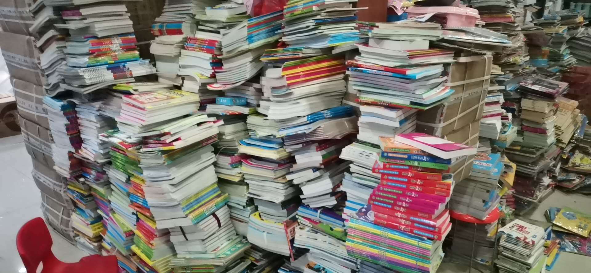 正版清仓书地摊书励志经管文学小说中外名著学生课外书库存书批发