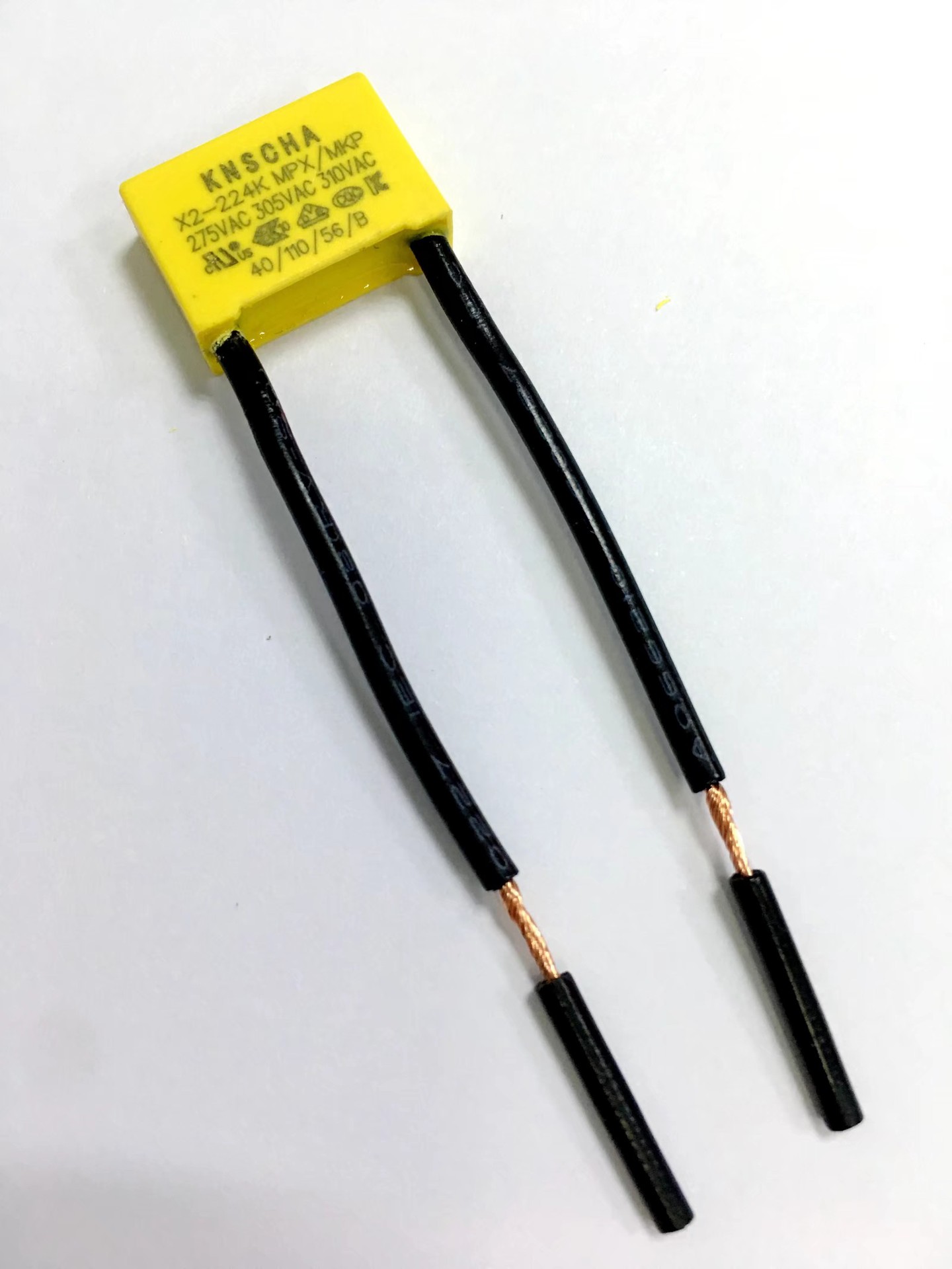 安规x2电容684k/275v/p=15 内置碳膜电阻 软导线安规电容 rc组件