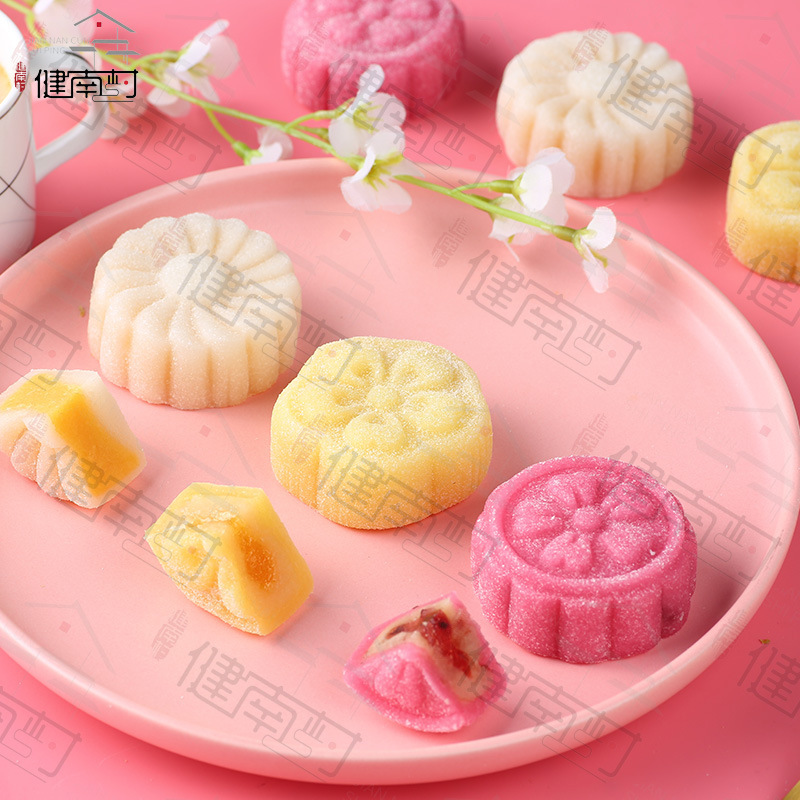 冰皮芯月饼 蔓越莓榴莲奶黄冰皮多口味散装批发流芯冰皮月饼
