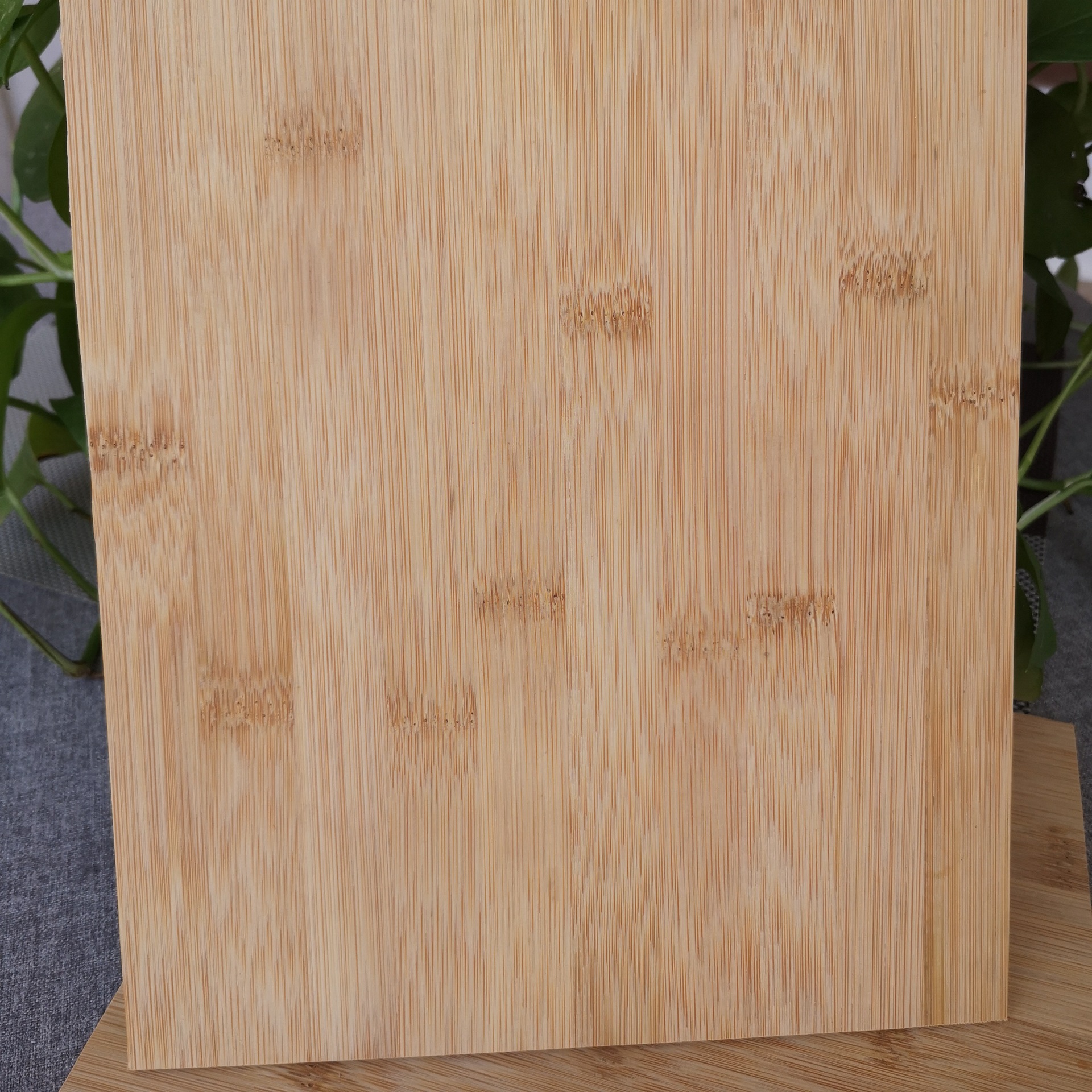 专业生产碳烤色平压竹板 咖啡色有节的竹子薄板材 滑板竹片可定做