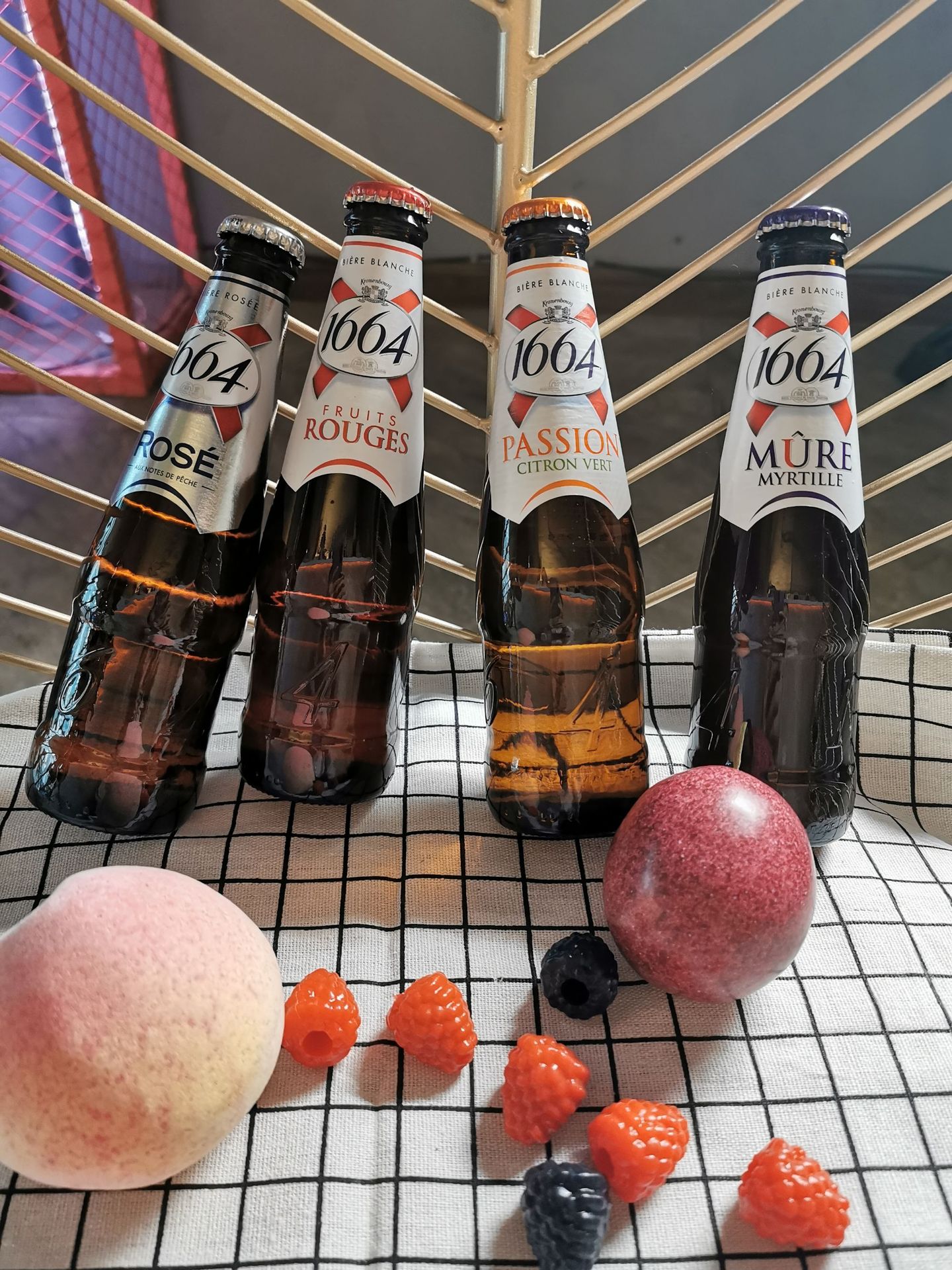 法国凯旋1664白啤酒玫瑰红果蓝莓百香果味啤酒250ml24瓶整箱批发