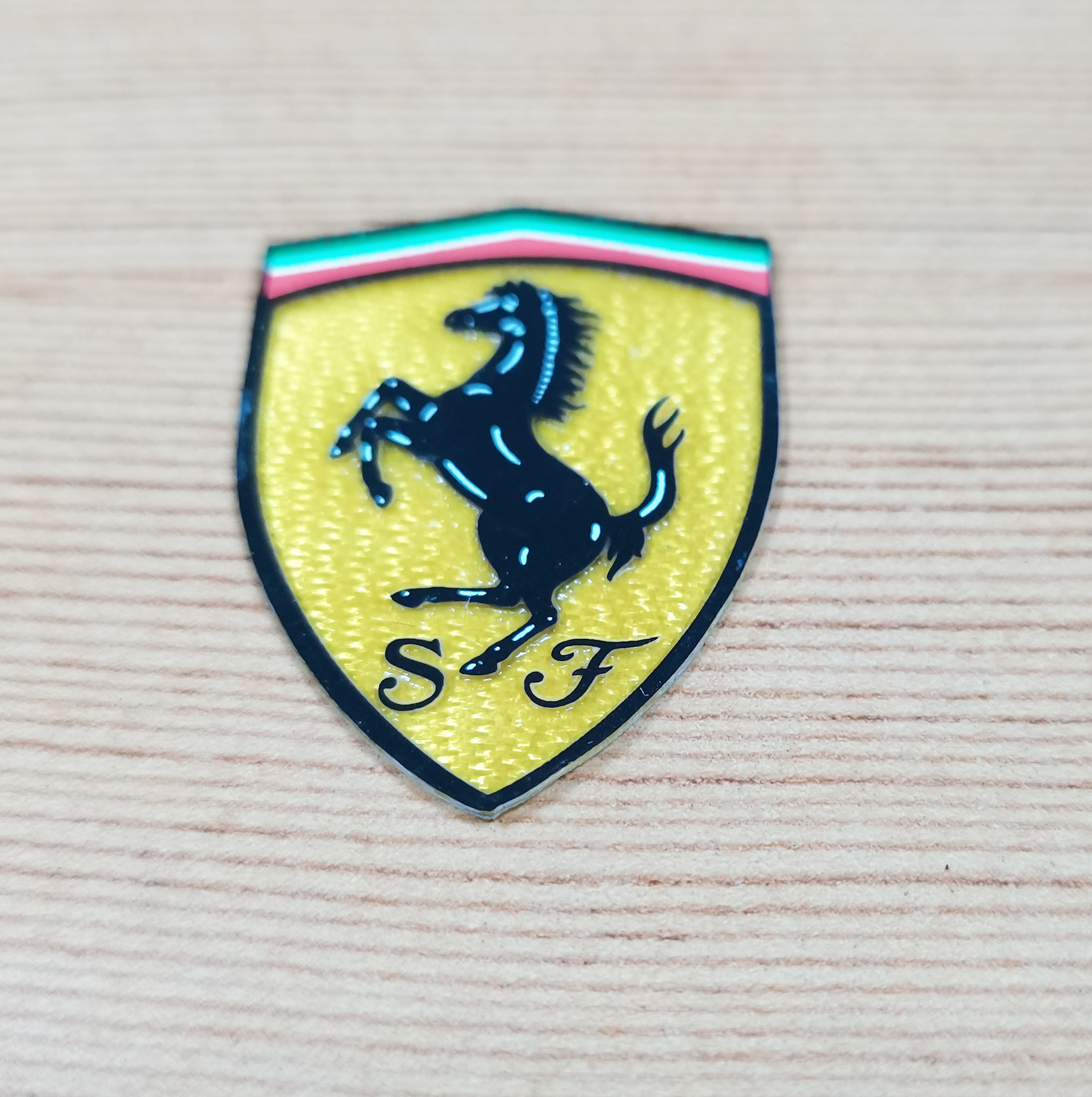 法拉利硅胶烫画烫章徽章榻榻米章热转印帽子热压印花logo贴厚版