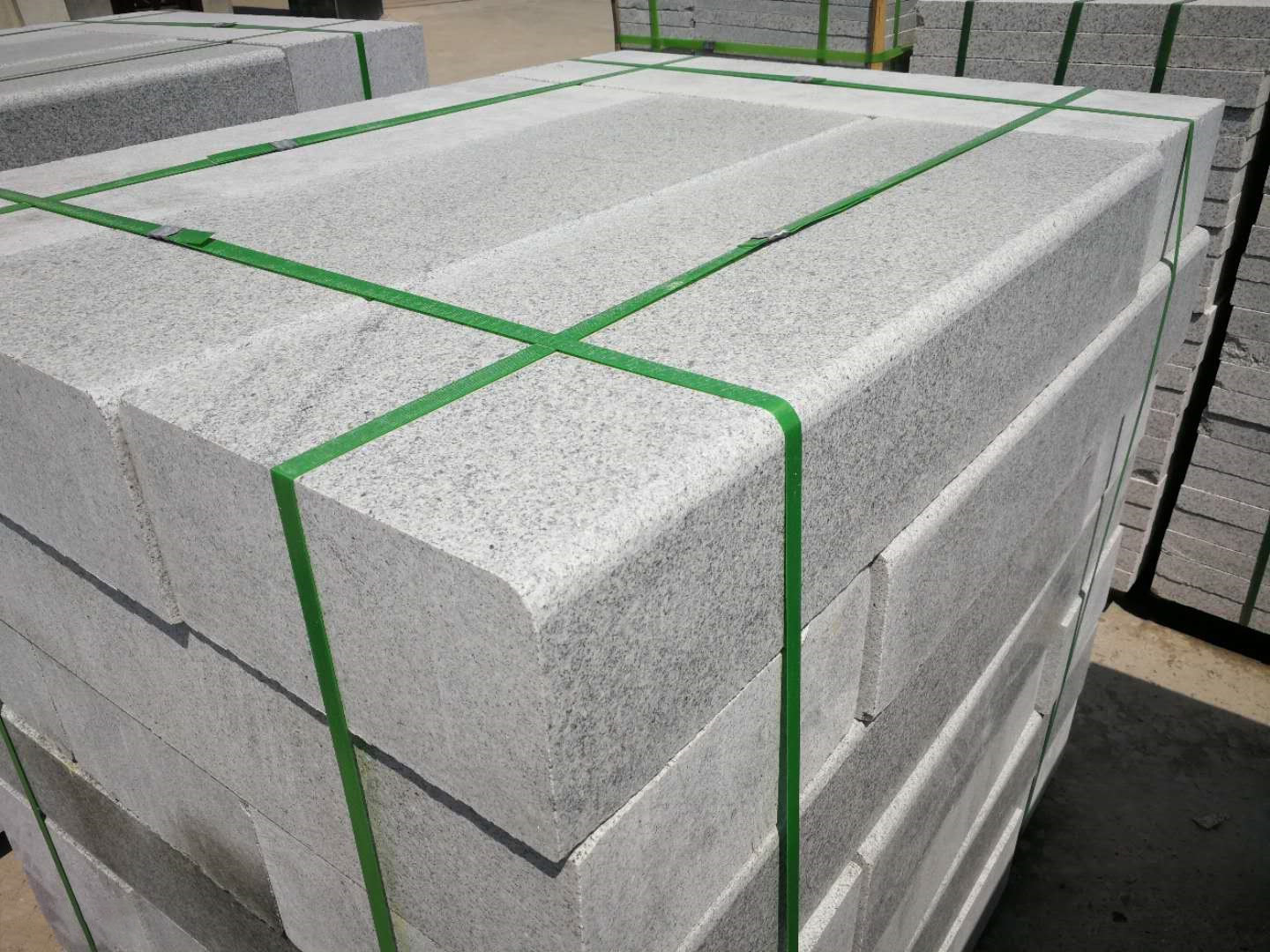 芝麻白路沿石 芝麻灰路边石 五莲花路侧石 花岗岩道牙石 五莲红