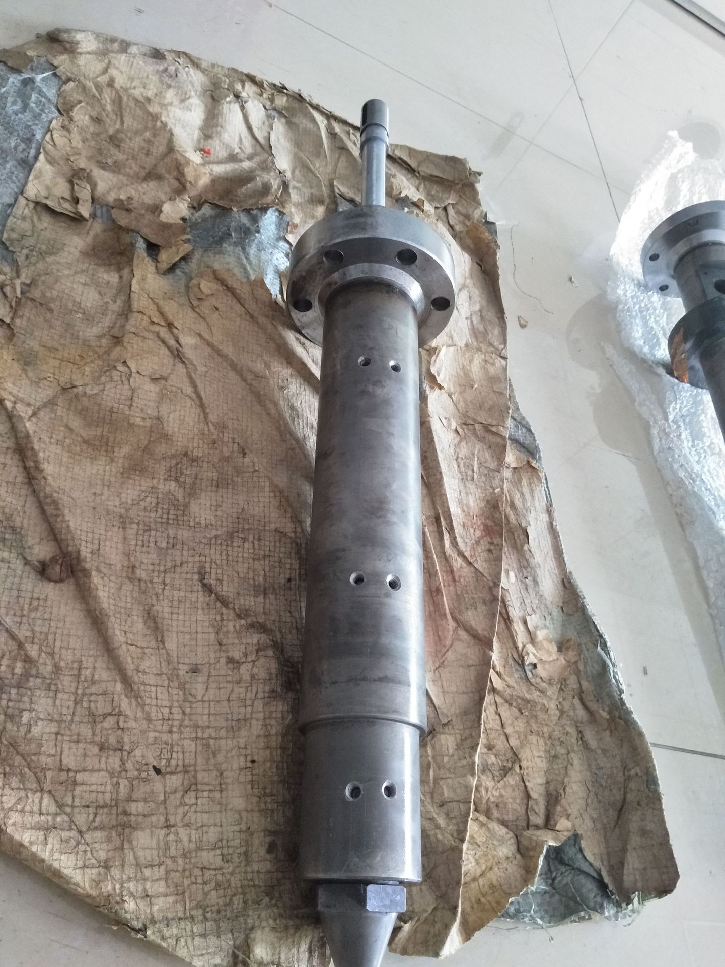 大量耐磨立式注塑机螺杆料筒· 80t-Φ28