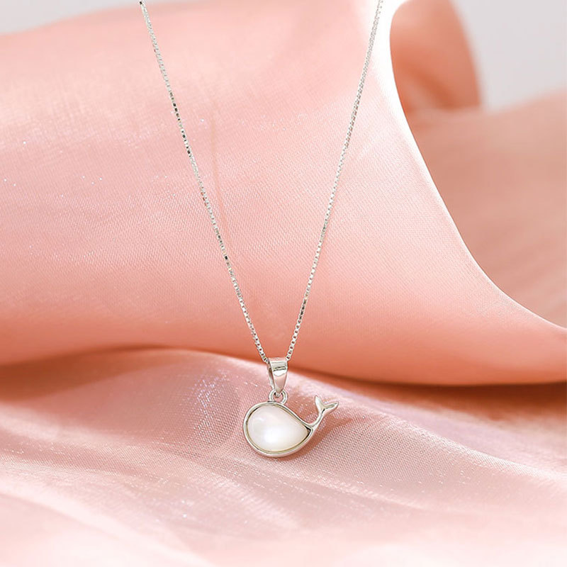 仪特天然白贝母项链925纯银小鲸鱼锁骨链女简约气质学生吊坠小众