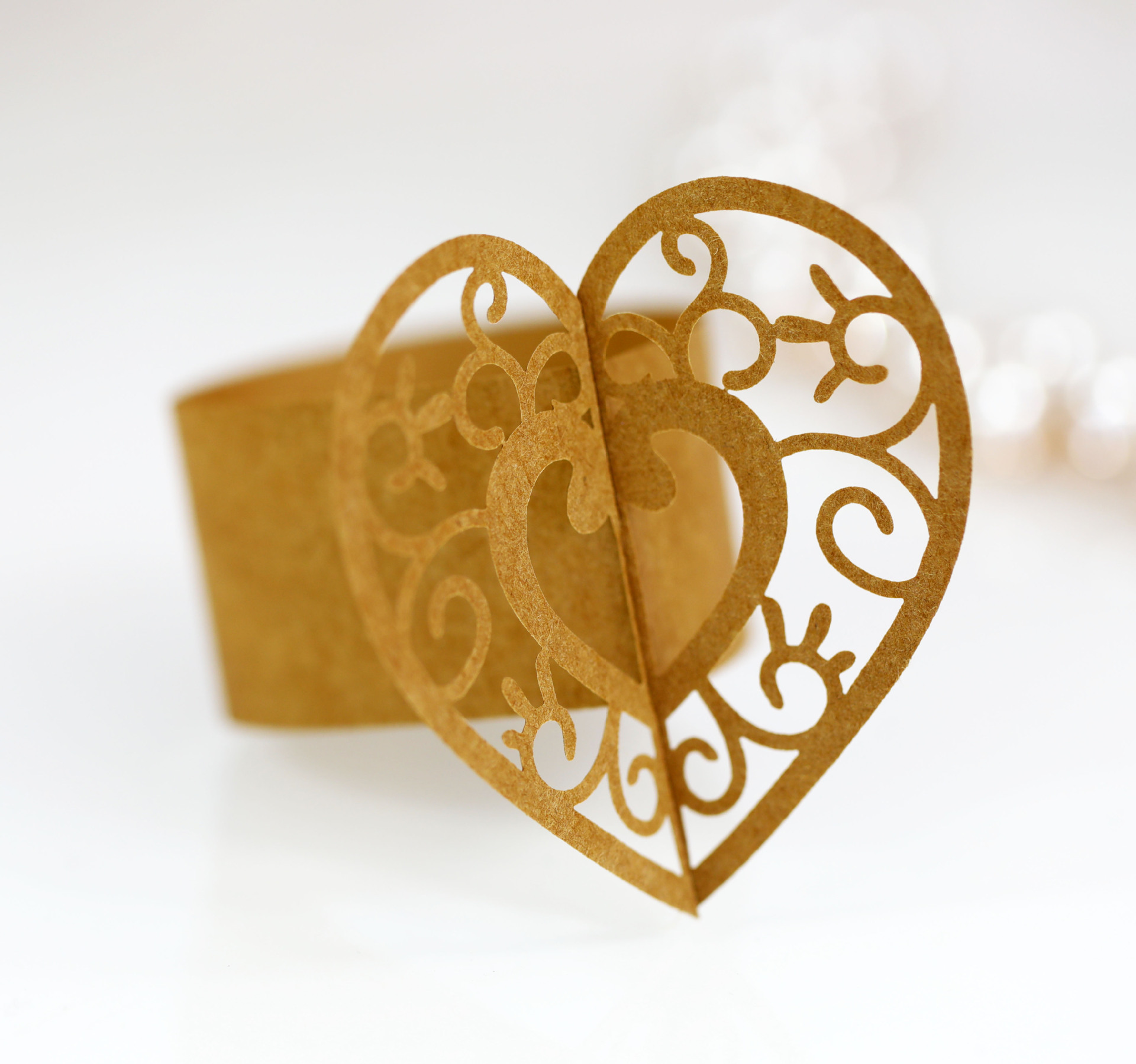 亚马逊爱心激光镂空纸环 白色蝴蝶纸扣 毛巾扣 心形餐巾扣批发