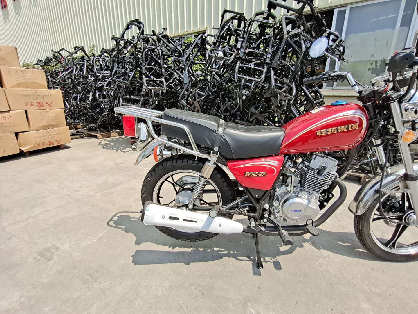 批发两轮跨骑燃油摩托车轻骑集团双鹰牌gn美式太子款摩托车125cc