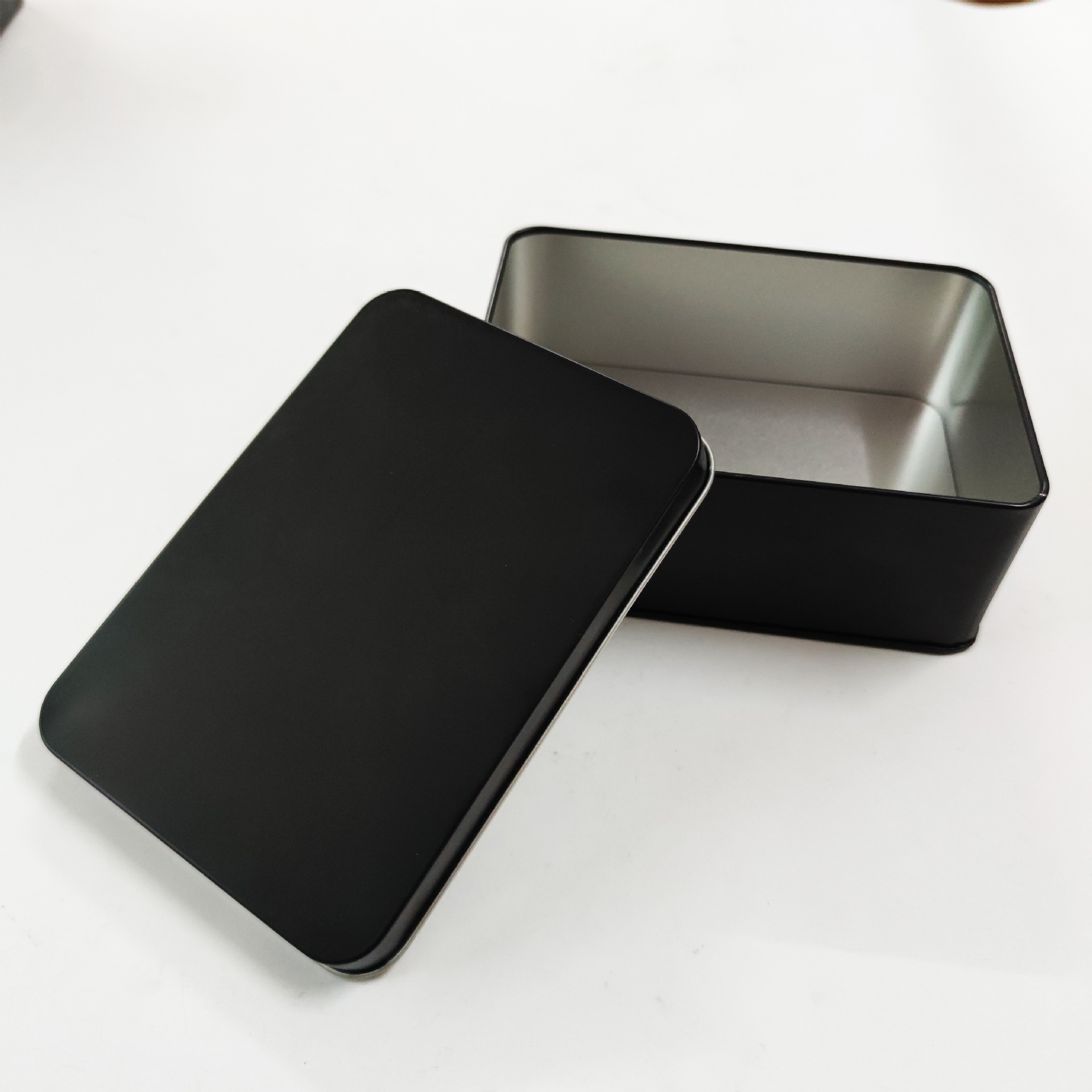 长方形马口铁盒开窗喜糖盒茶叶罐收纳盒金属包装盒可定制丝印logo