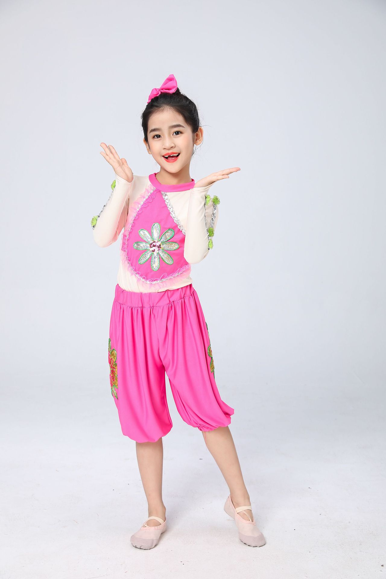 小荷风采麻花辫儿童舞蹈演出服中国梦福娃元旦喜庆民族舞表演服装