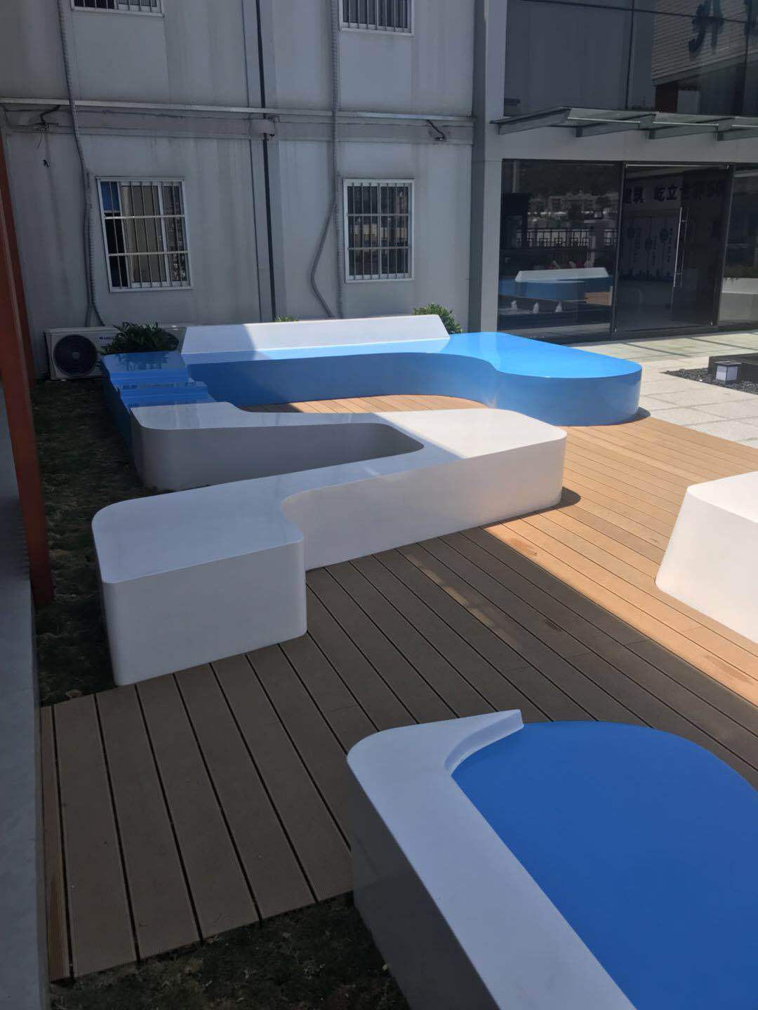 玻璃钢定 制休息座椅机场长椅公园坐凳 室外广场防水防腐休闲坐凳