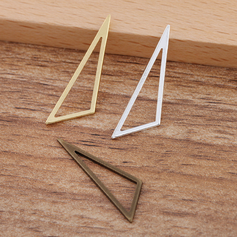 尺寸: 28*8mm粗厚三角形  注:手工测量会有少许误差,以收到的实物为准