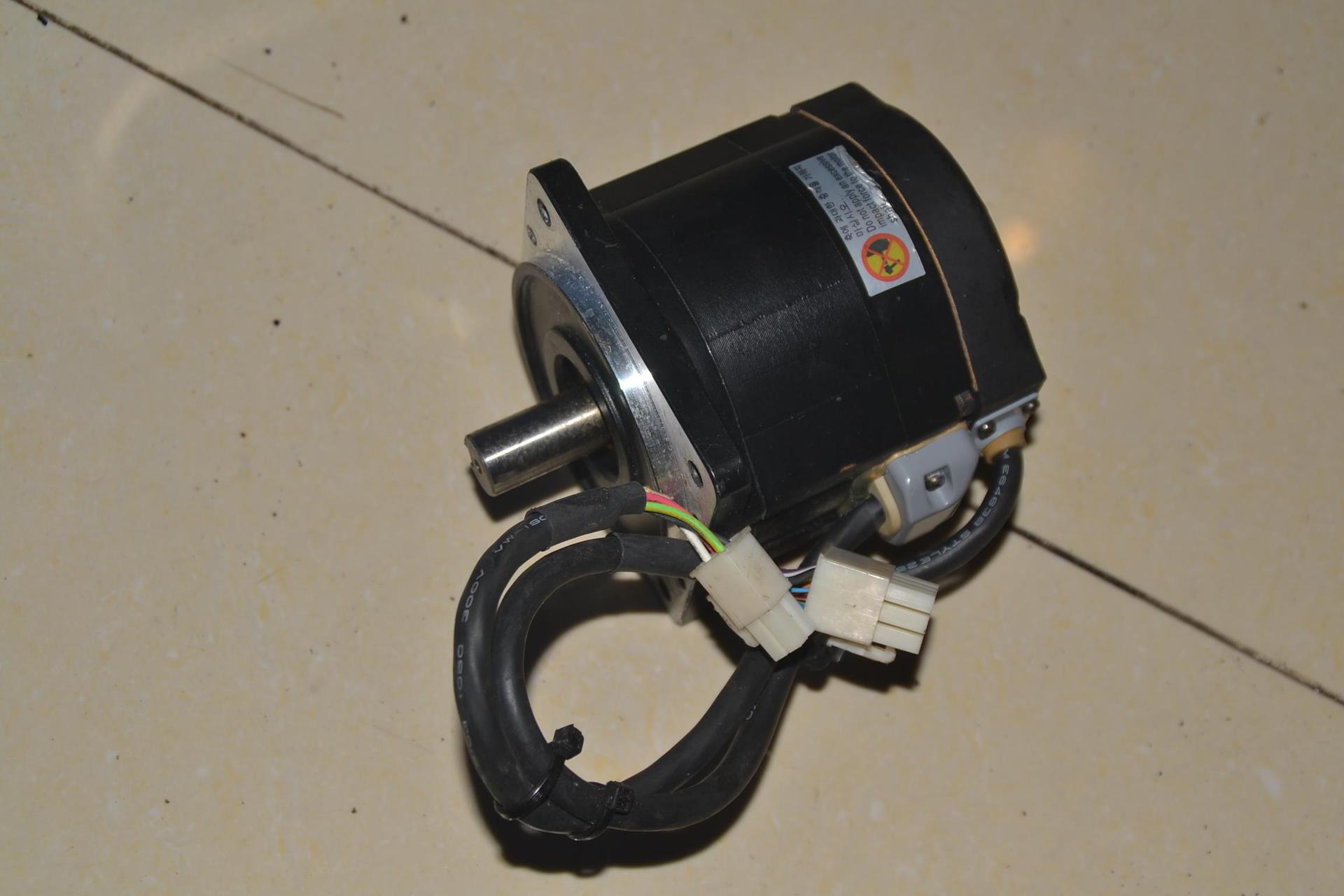 三星伺服电机 csmq-04ba1anm3 400w 3000转 1.3nm 80短胖