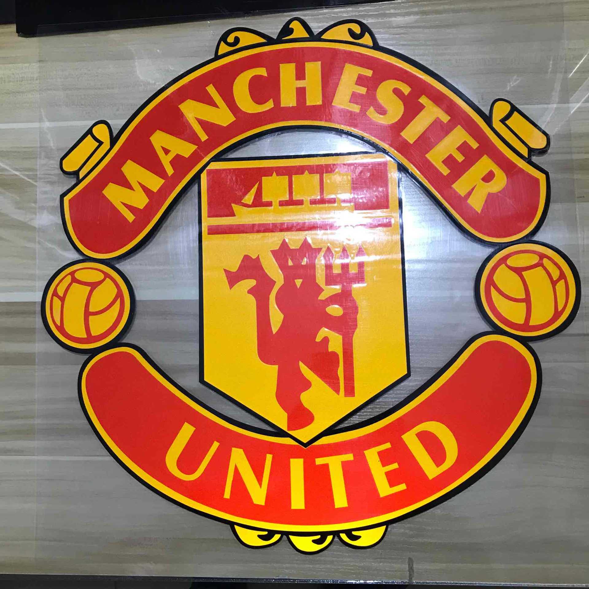 曼联汽车贴纸曼联足球俱乐部油箱盖车贴红魔车身贴曼联logo标志贴