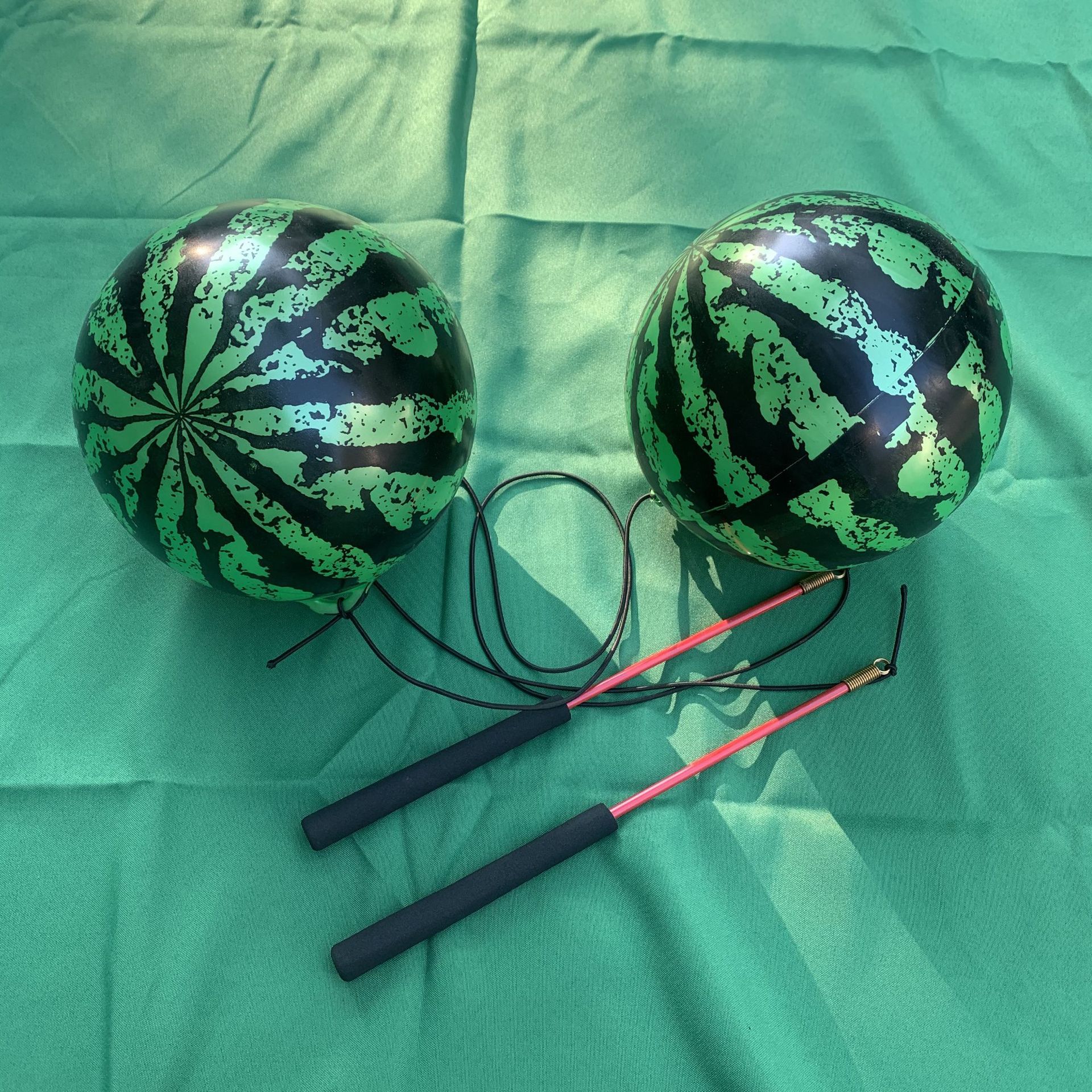 大号儿童玩具弹力链子充气球吊环足球练习球拍拍弹力皮球地摊货源