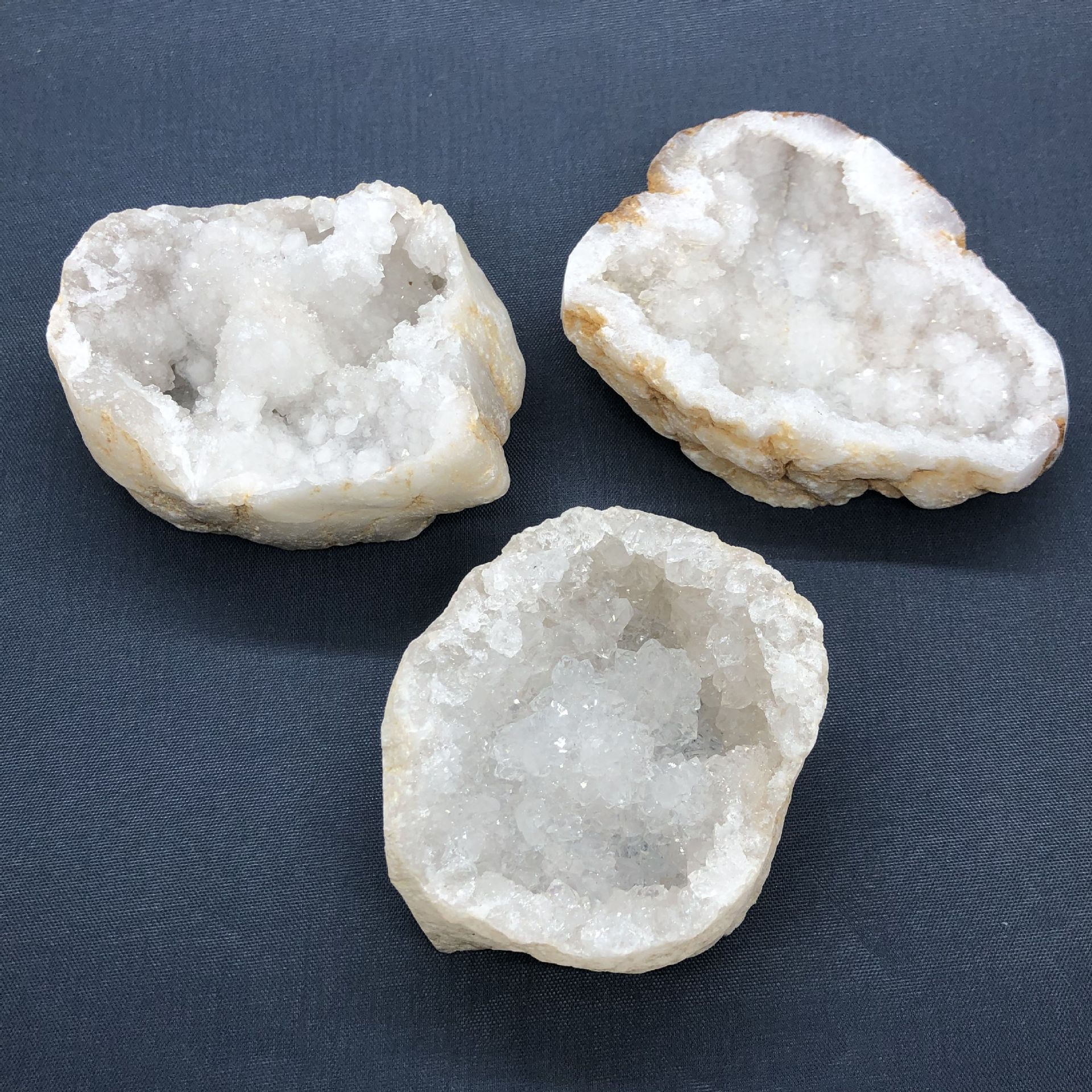 天然白水晶玛瑙洞聚宝盆摆件 水晶洞摆件5-8cm