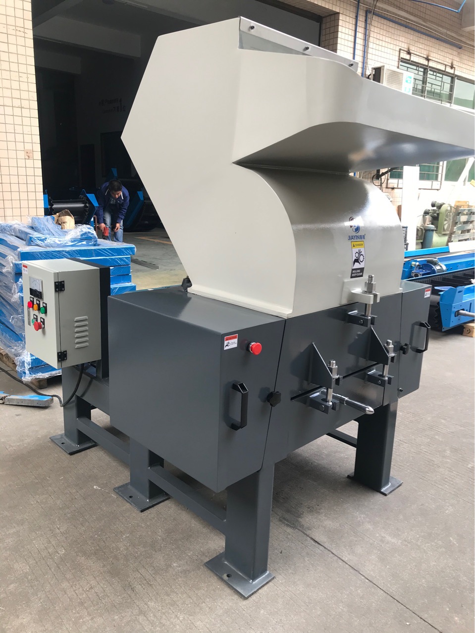 30hp塑料粉碎机广州厂家现货直销塑胶制品粉碎机碎料机