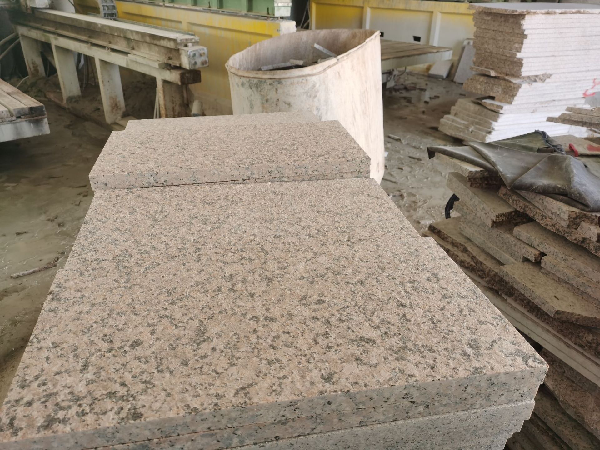 燕山红 建平红石材 红色花岗岩石材 厂矿销售