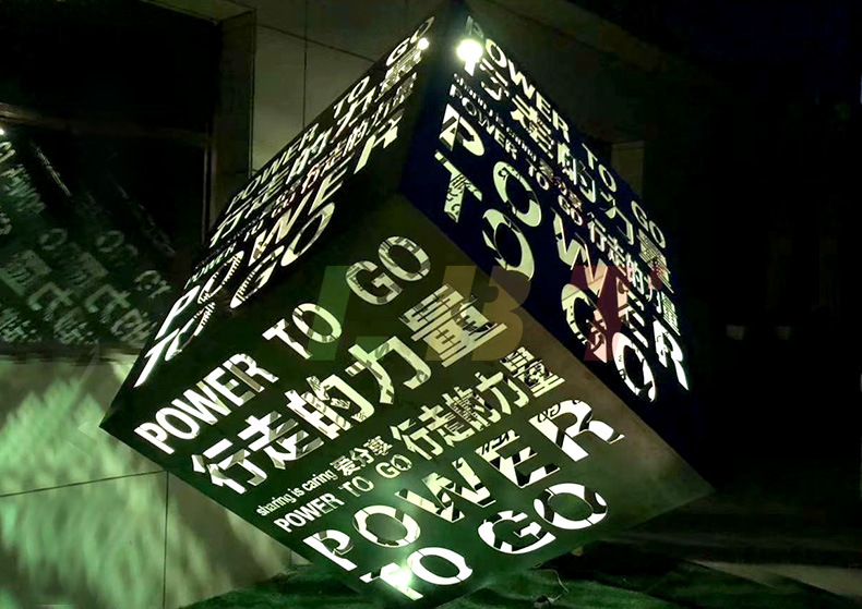 力必特发光不锈钢立体几何雕塑户外魔方广告牌定制大型城市景观