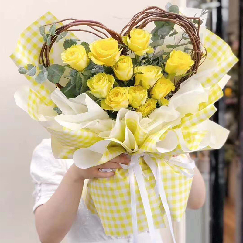 心形龙柳爱心环花束造型树枝鲜花插花装饰花艺材料鲜花包装材料