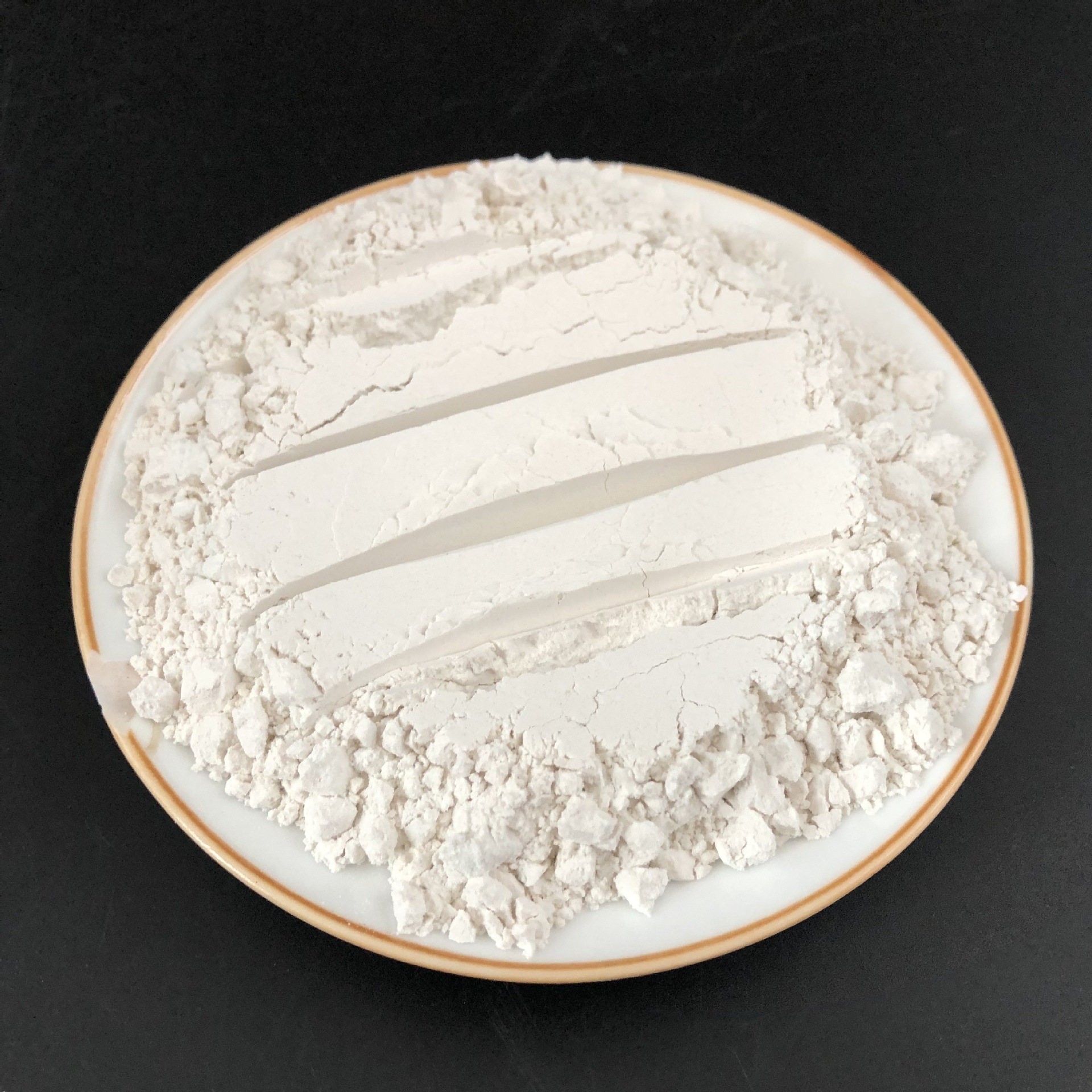 厂家供应 钠基膨润土 钻井泥浆白膨润土 可免费拿样