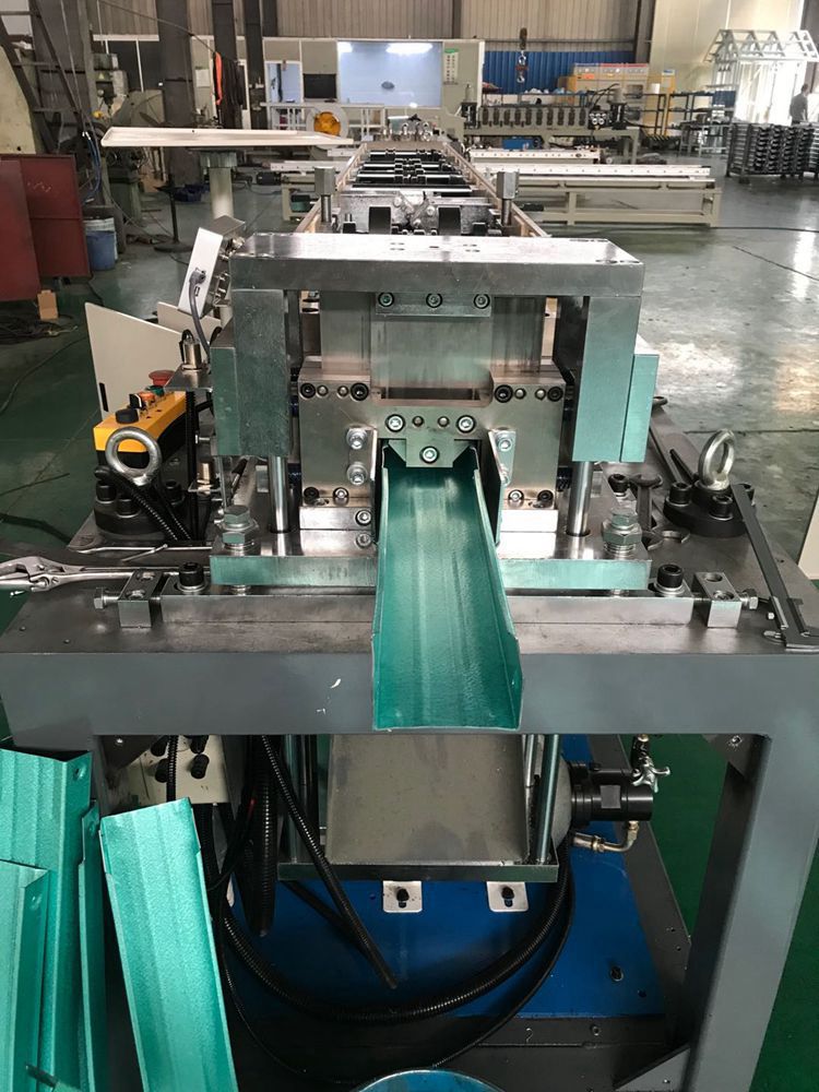 自动化轻钢别墅龙骨机生产线设备 龙骨机冷弯成型设备