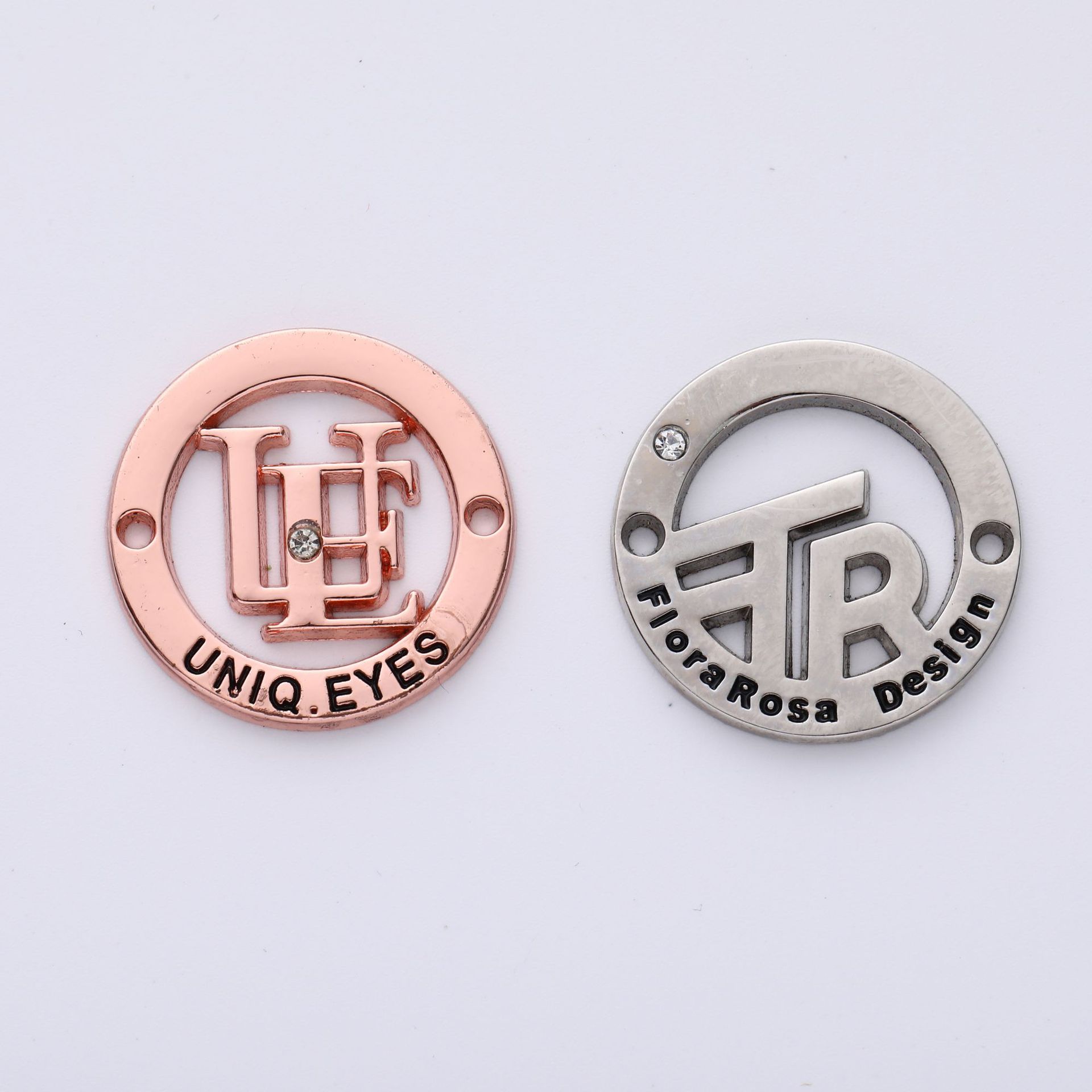 Factory Customized Personality Hollow out Pure Letter Signs Zinc Alloy Pure Logo Plate Box and Bag Hardware Accessories Signs