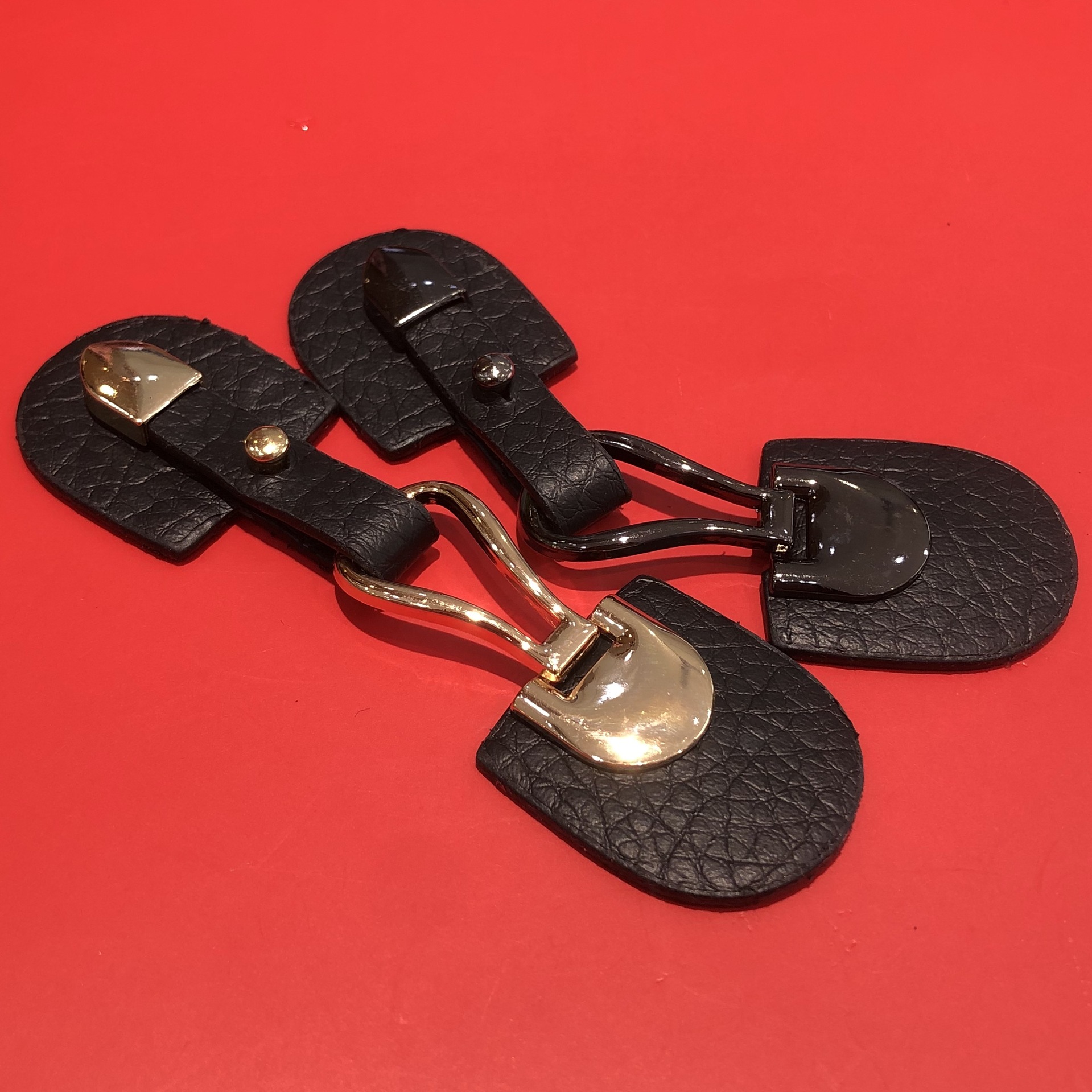 黑色牛角扣子皮草外套对扣金属搭扣皮质对扣金属挂钩袖扣衣领对扣