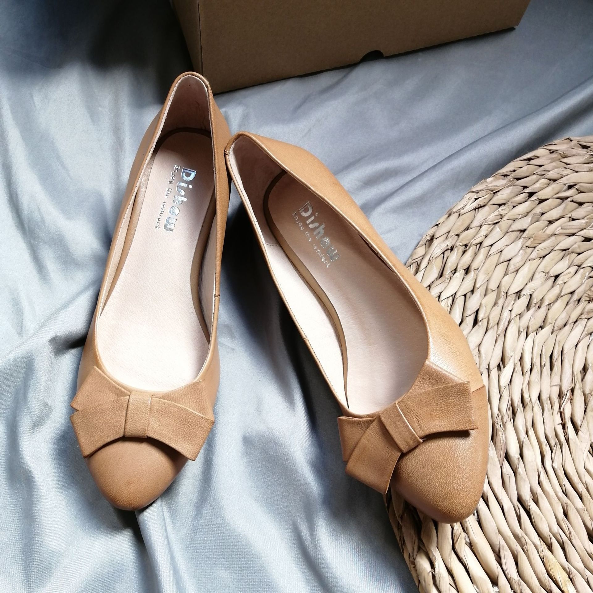 蝴蝶结低跟羊皮女单鞋 浅口ol修脚女鞋 里外全皮 修脚 8685-6