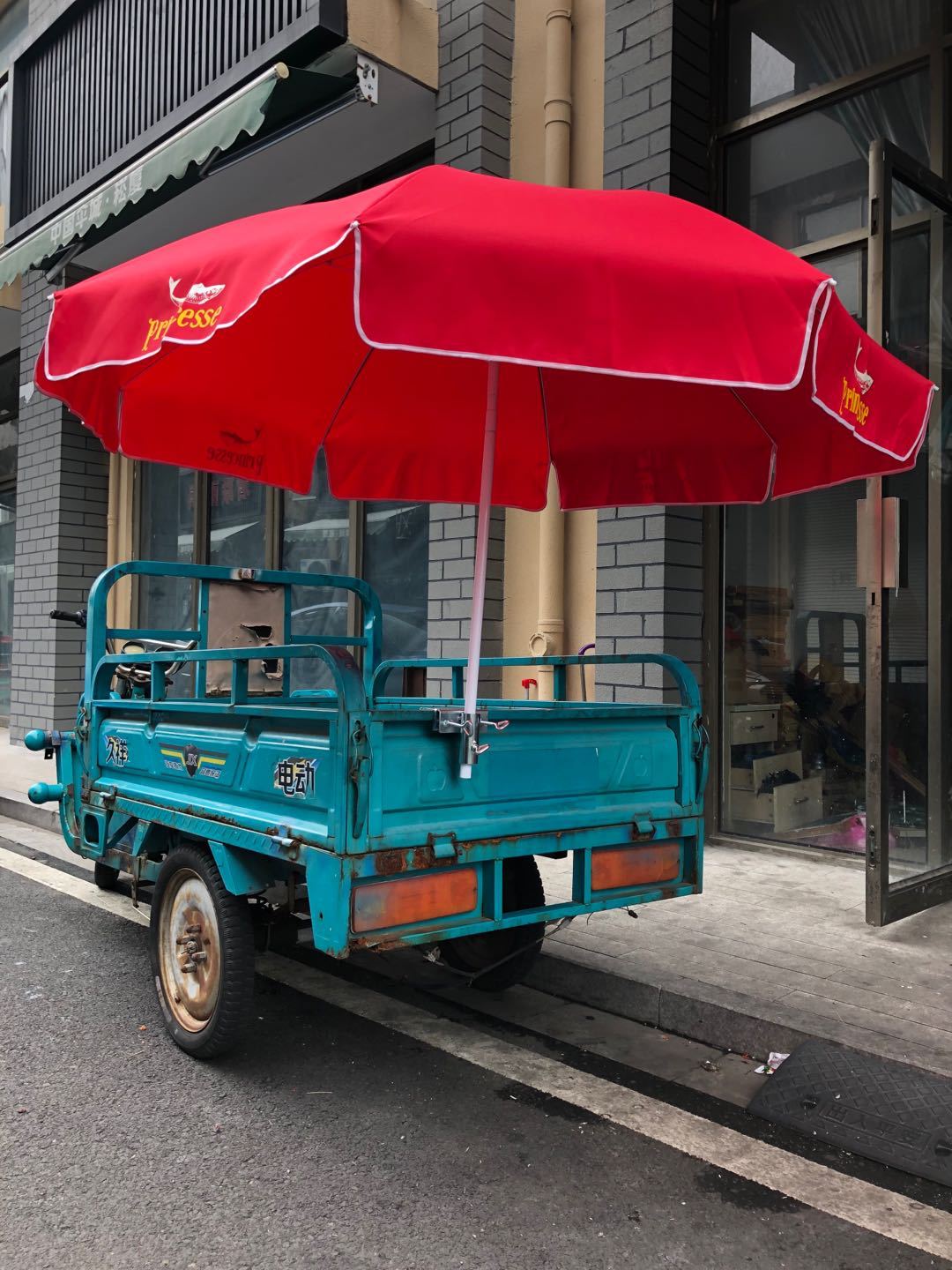 户外遮阳伞太阳伞货车餐车流动摊三轮车摆摊固定伞神器夹架底伞架