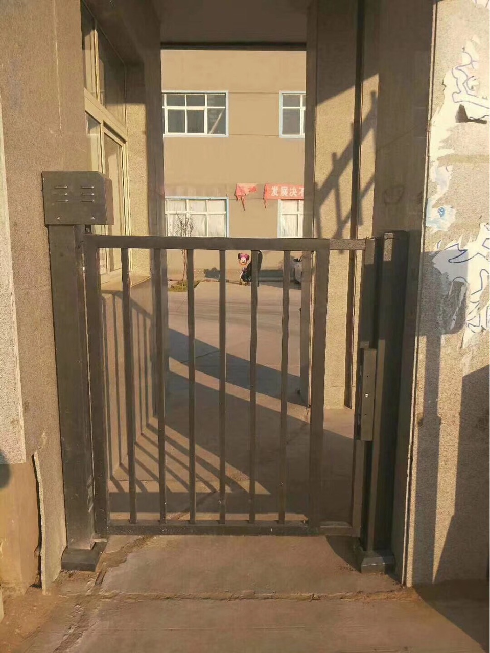 栅栏门 铁门金属小区门禁 自动回弹广告小门 刷卡进出人行通道闸