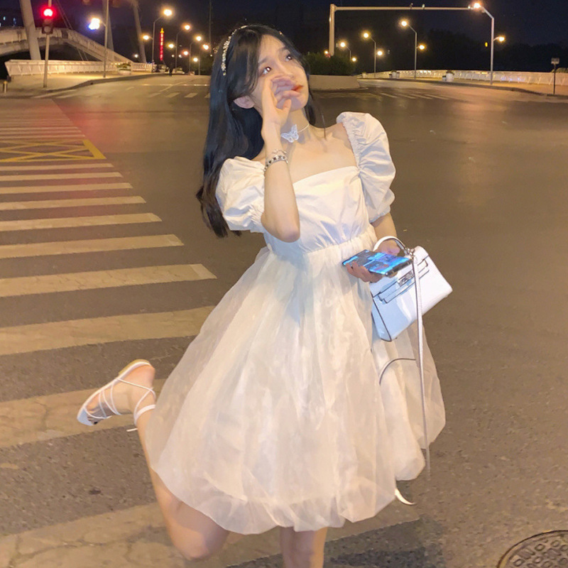 白色方领网纱连衣裙女2021法式复古泡泡袖仙女超仙甜美公主蓬蓬裙