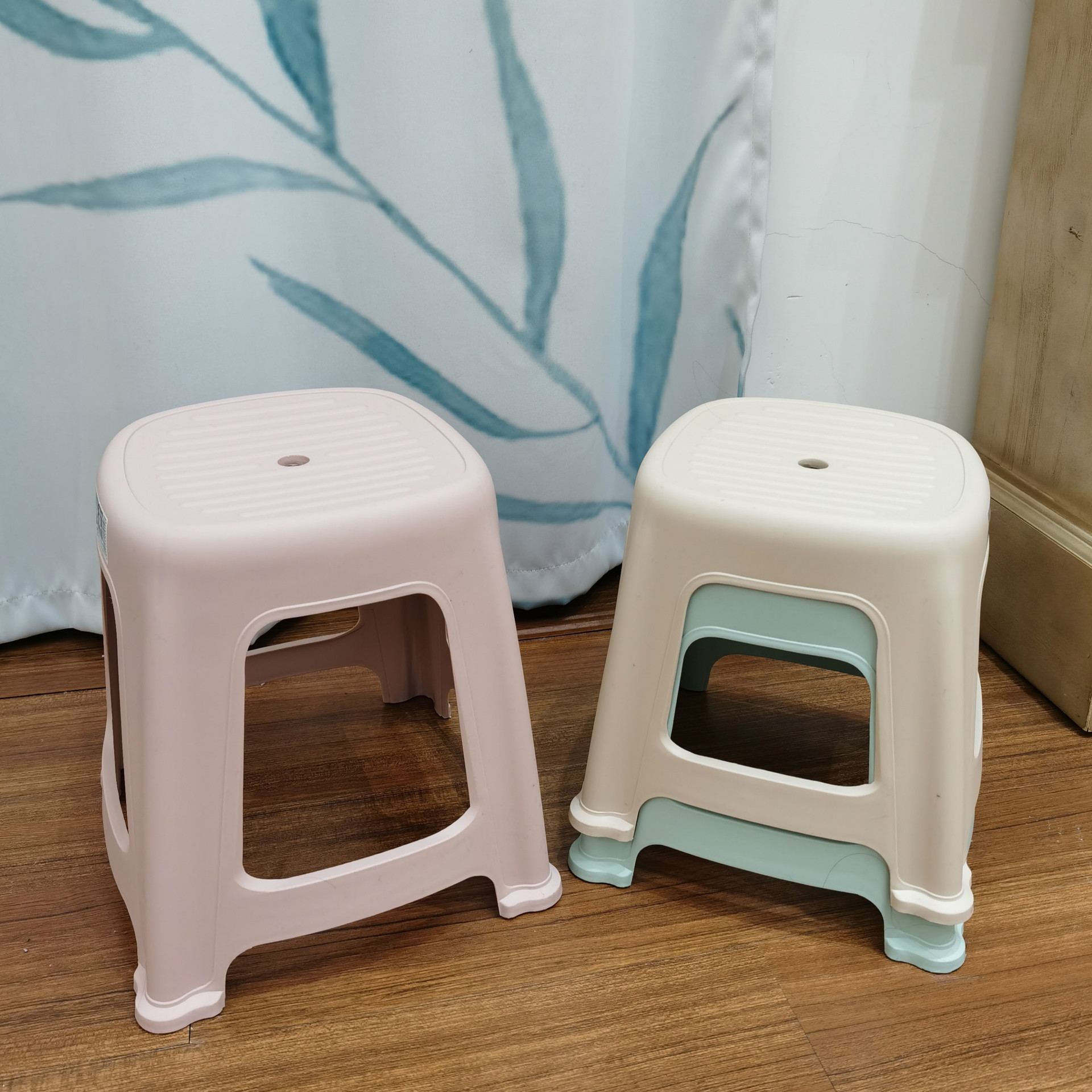 家用塑料凳子 浴室防滑小板凳儿童加厚小方凳成人垫脚凳厂家批发