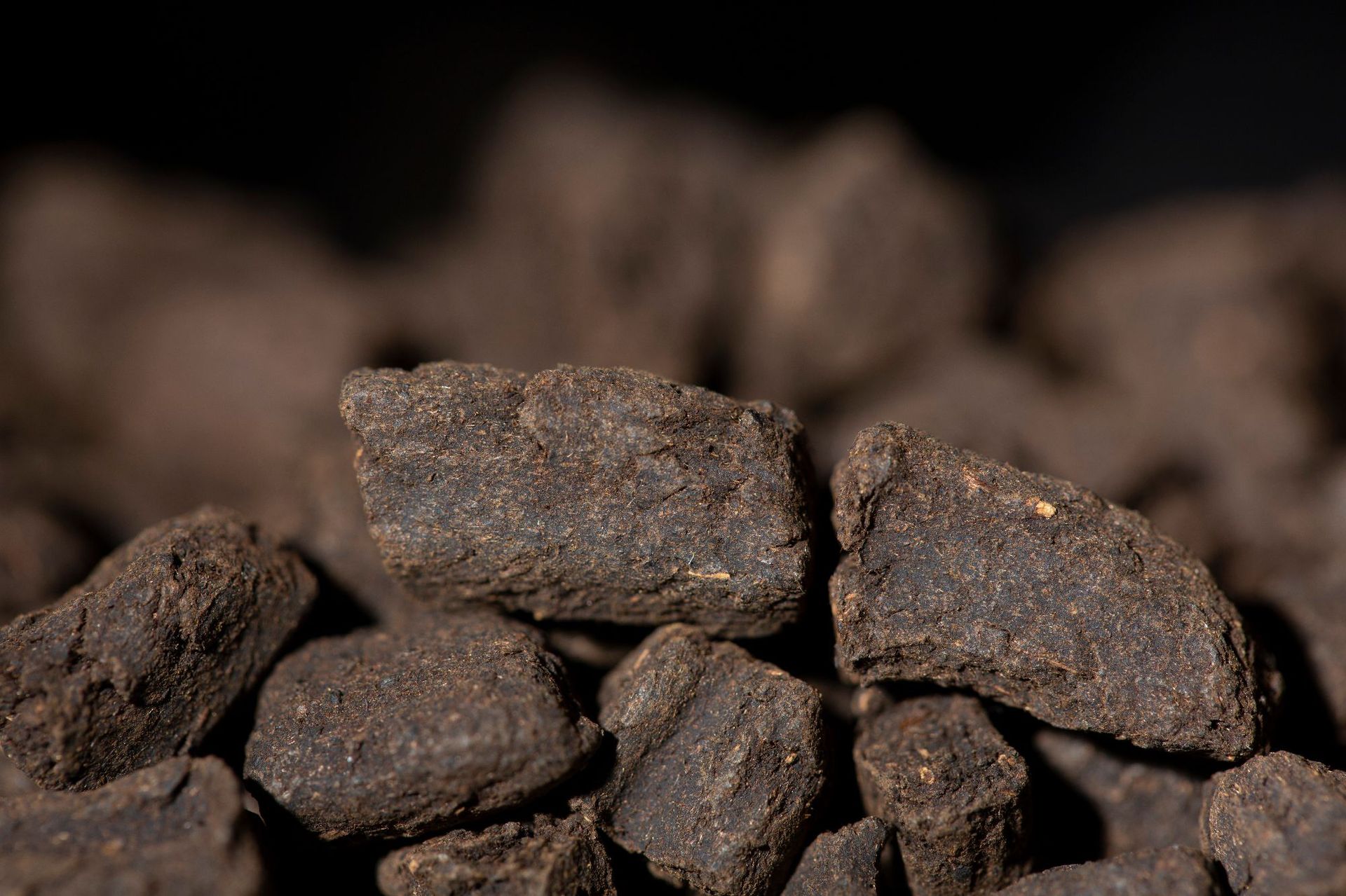 批发云南陈年熟普洱茶化石碎银子老茶头500克糯米香叶布朗山原料