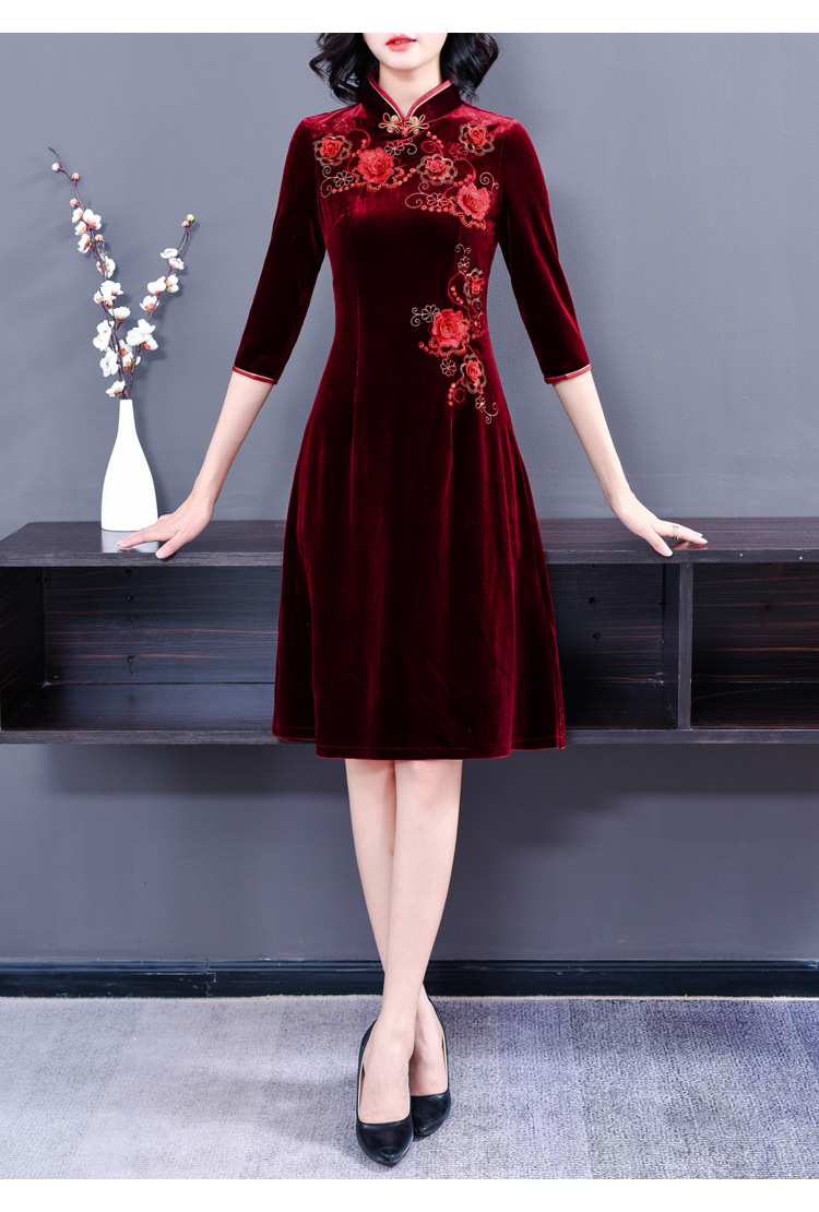 高贵妈妈婚礼服中年喜婆婆婚宴装母亲结婚金丝绒旗袍改良红连衣裙