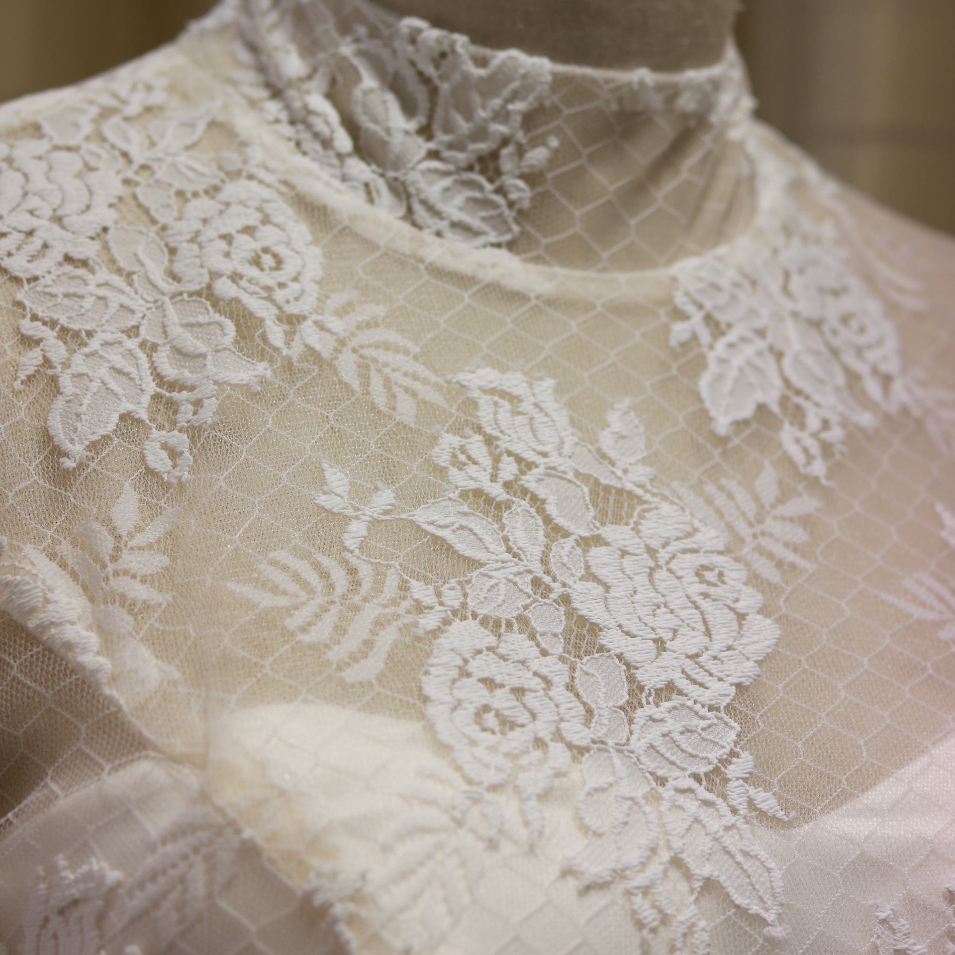 主婚纱2022新款新娘简约轻森系超仙梦幻礼服女小个子泡泡袖齐地纱