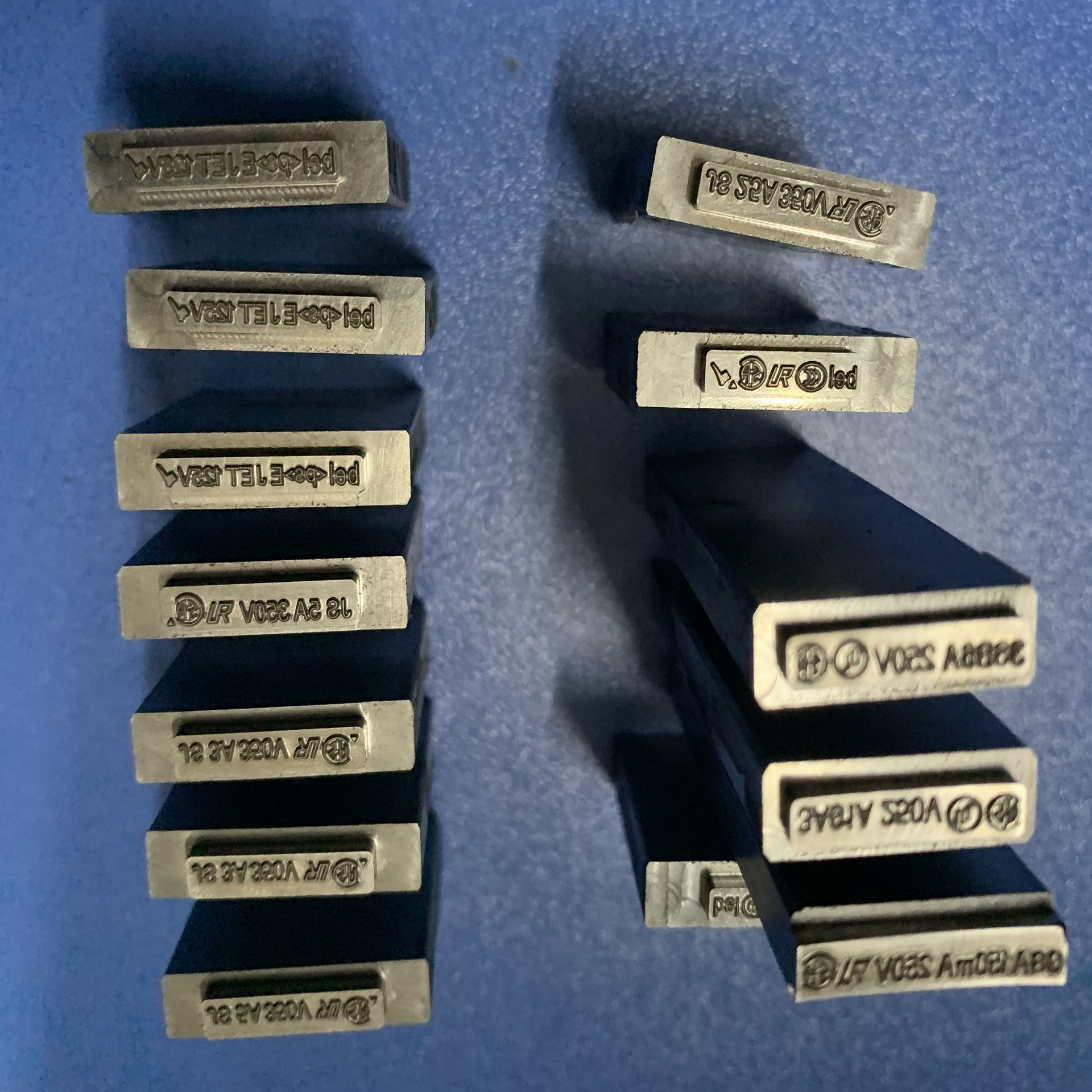 雕刻模具 冲压模 金属冲模入子 钢印字码 凹凸钢字头 雕刻钢字模