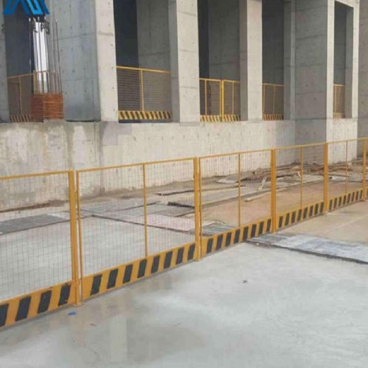 基坑护栏供应基坑护栏网 朋英 临时施工围栏双板竖管基坑护栏网片